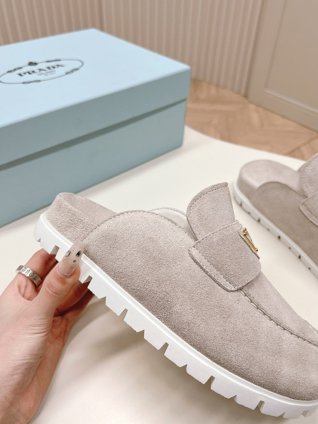 PRA SABOTS MULES LIGHT GRAY SUEDE