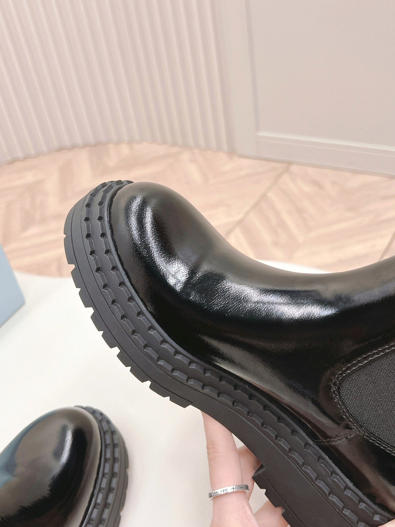 PRA BRUSHED BOOTIES GLOSSY BLACK CALFSKIN