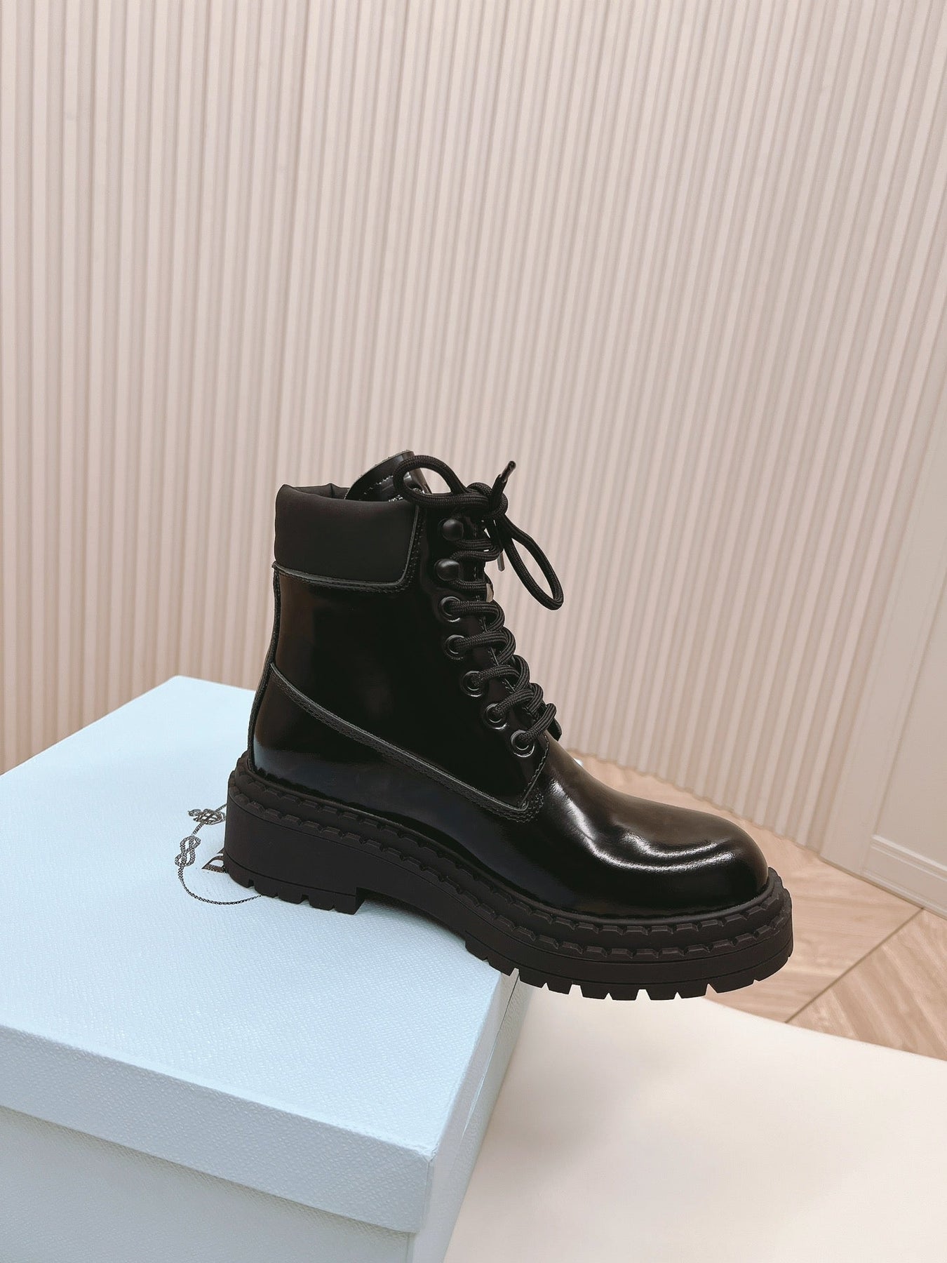 PRA LACE-UP BOOTS GLOSSY BLACK CALFSKIN