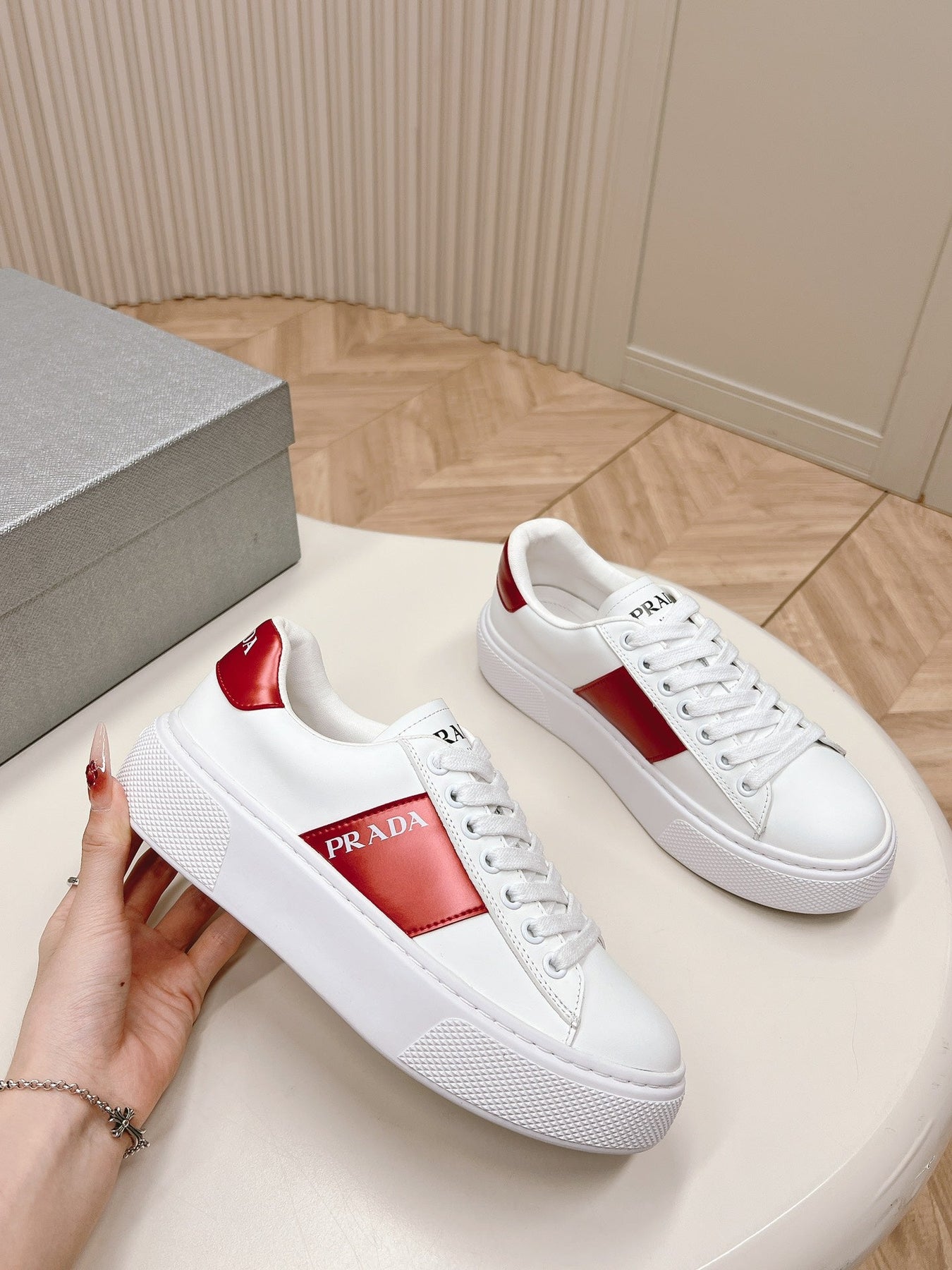 PRA LEATHER LOGO OUTLET SNEAKERS BLACK AND CHERRY CALFSKIN