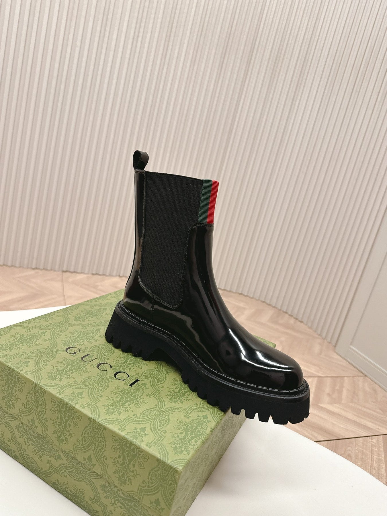 GG CLASSIC MARTIN BOOTS IN BLACK PATENT LEATHER