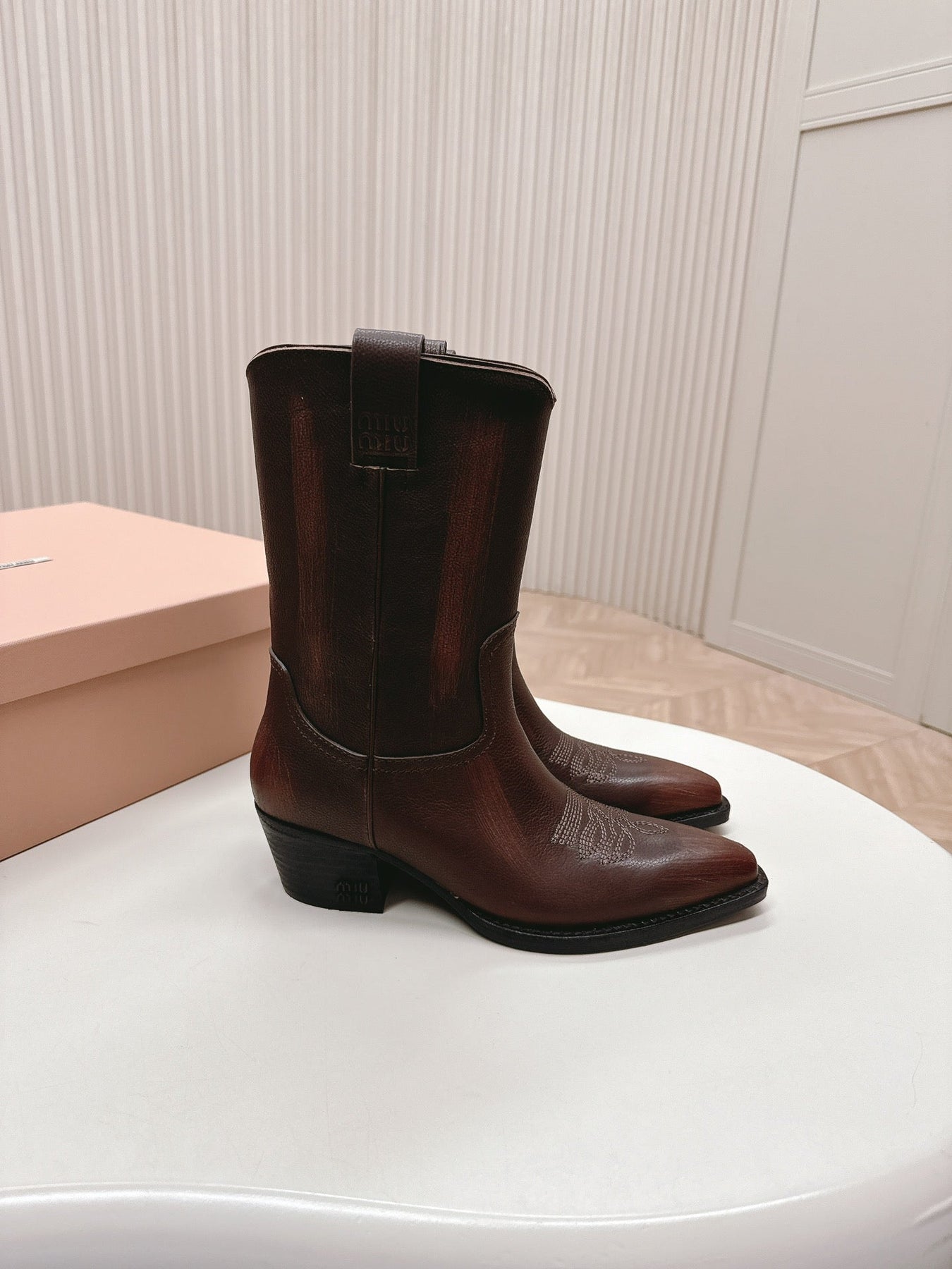 POINTED TOE BOOTS IN COCOA BROWN CALFSKIN