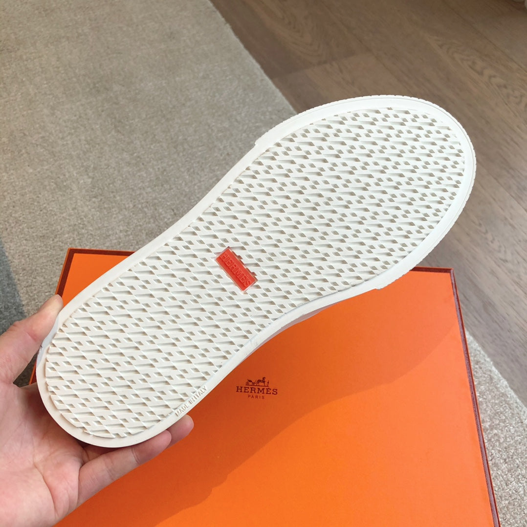 GAME SLIP-ON SNEAKER CARAMEL WITH TASSELS CALFSKIN