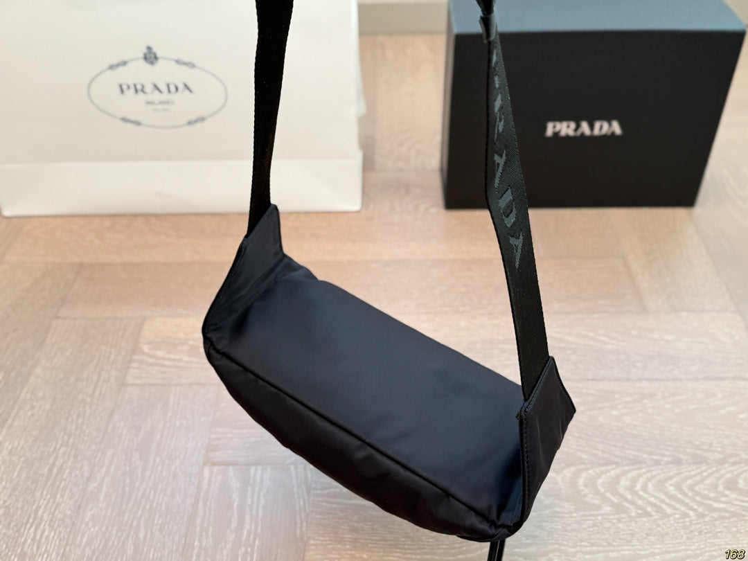 MINI BELT BAG 23 IN BLACK RE-NYLON ADJUSTABLE STRAP