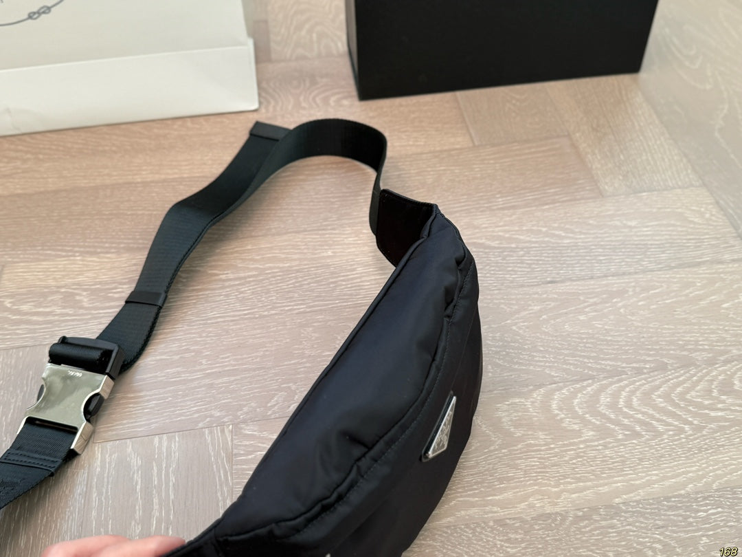 MINI BELT BAG 23 IN BLACK RE-NYLON ADJUSTABLE STRAP