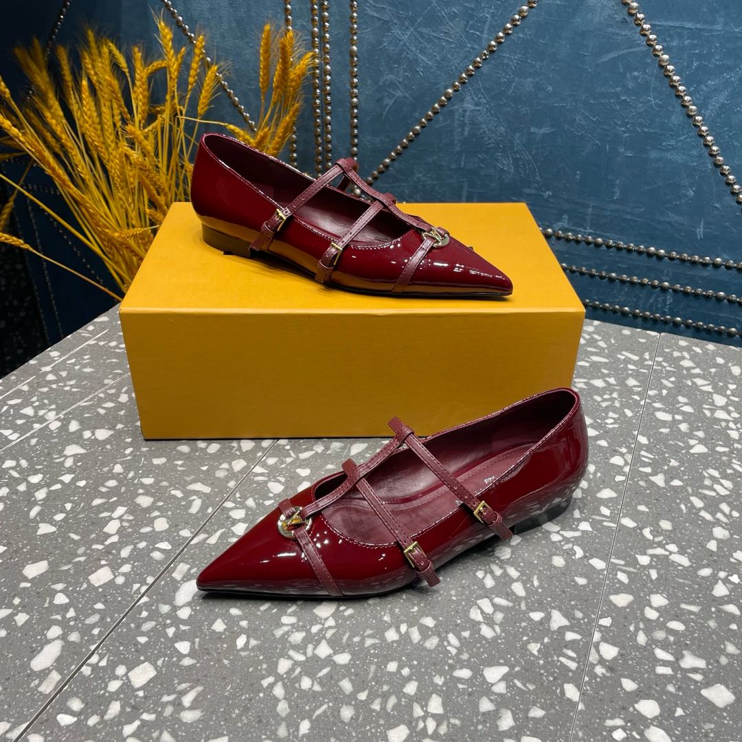 POINTED FLAT SHOES IN BURGUNDY RED CALFSKIN