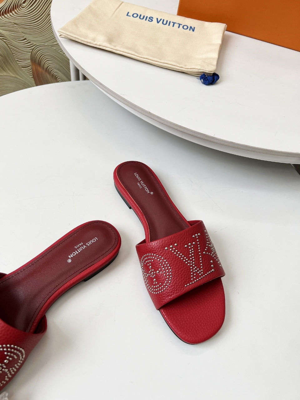 FLAT SLIDE IN RUBY RED LAMBSKIN WITH RHINSTONES