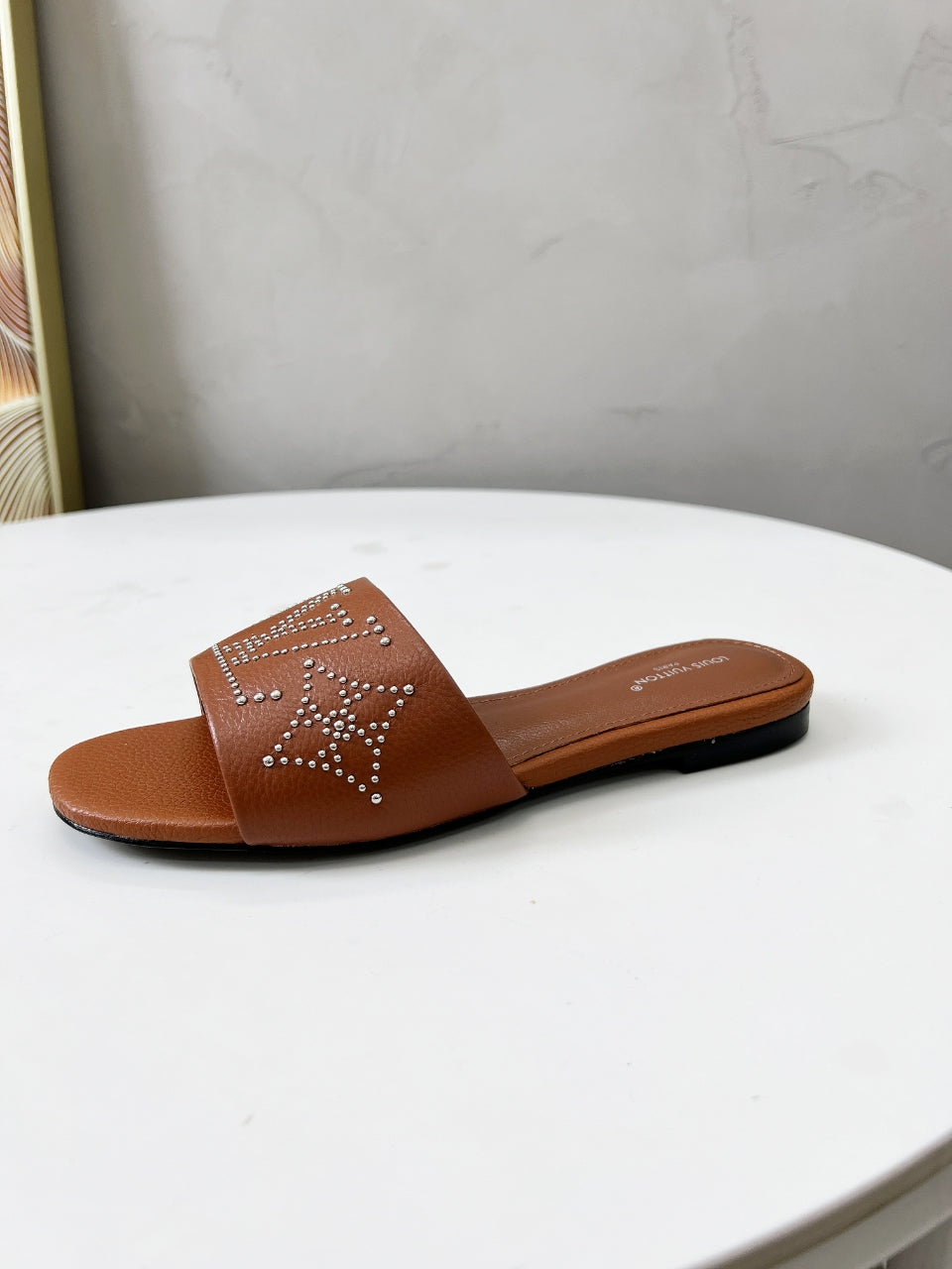 FLAT SLIDE IN BRONZE BROWN LAMBSKIN WITH RHINSTONES