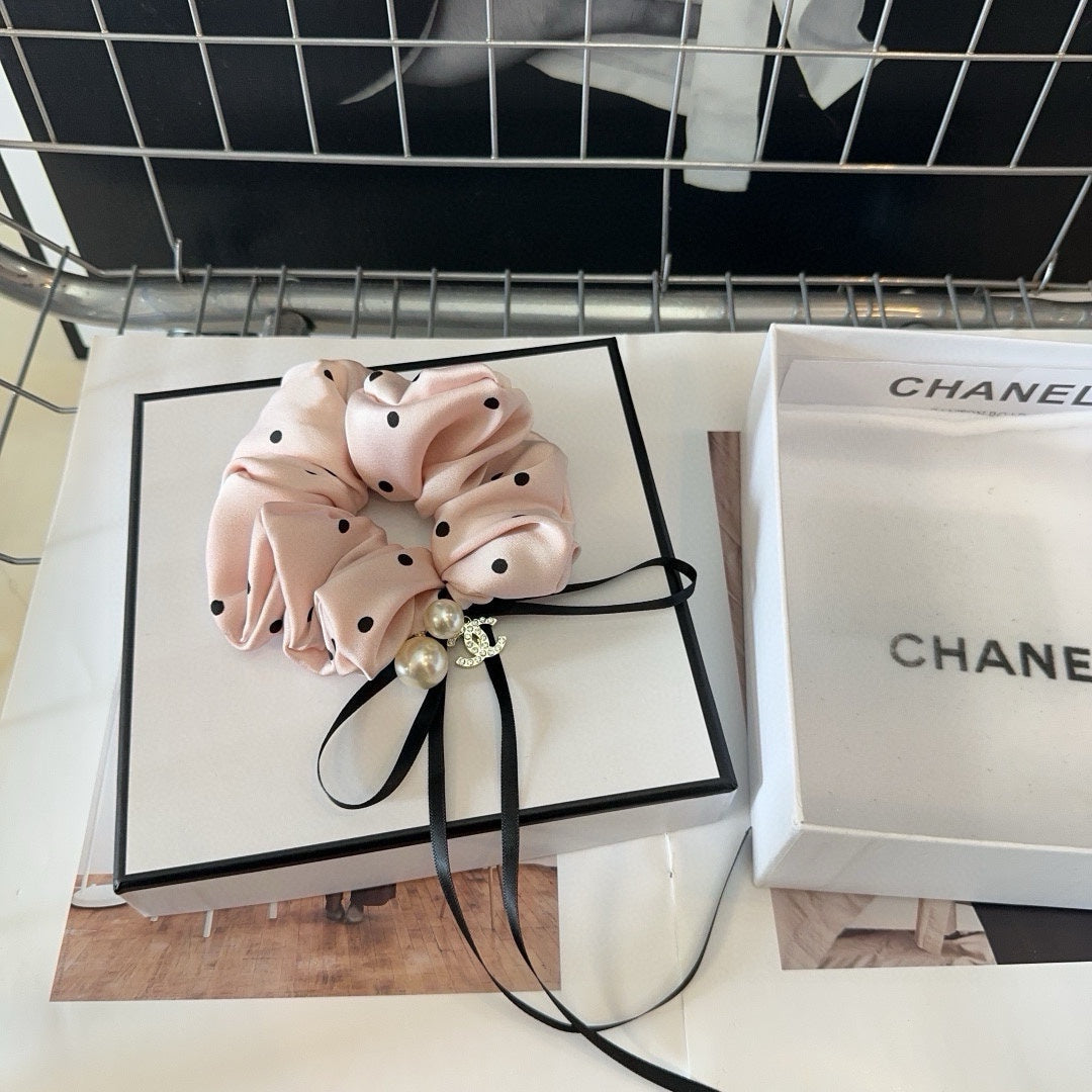 BLUSH PINK WRINKLE FABRIC SCRUNCHIE 358313