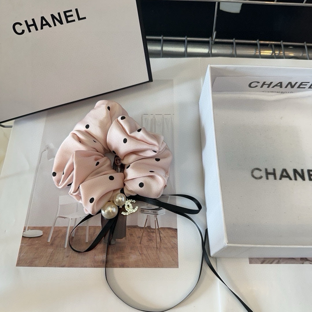 BLUSH PINK WRINKLE FABRIC SCRUNCHIE 358313