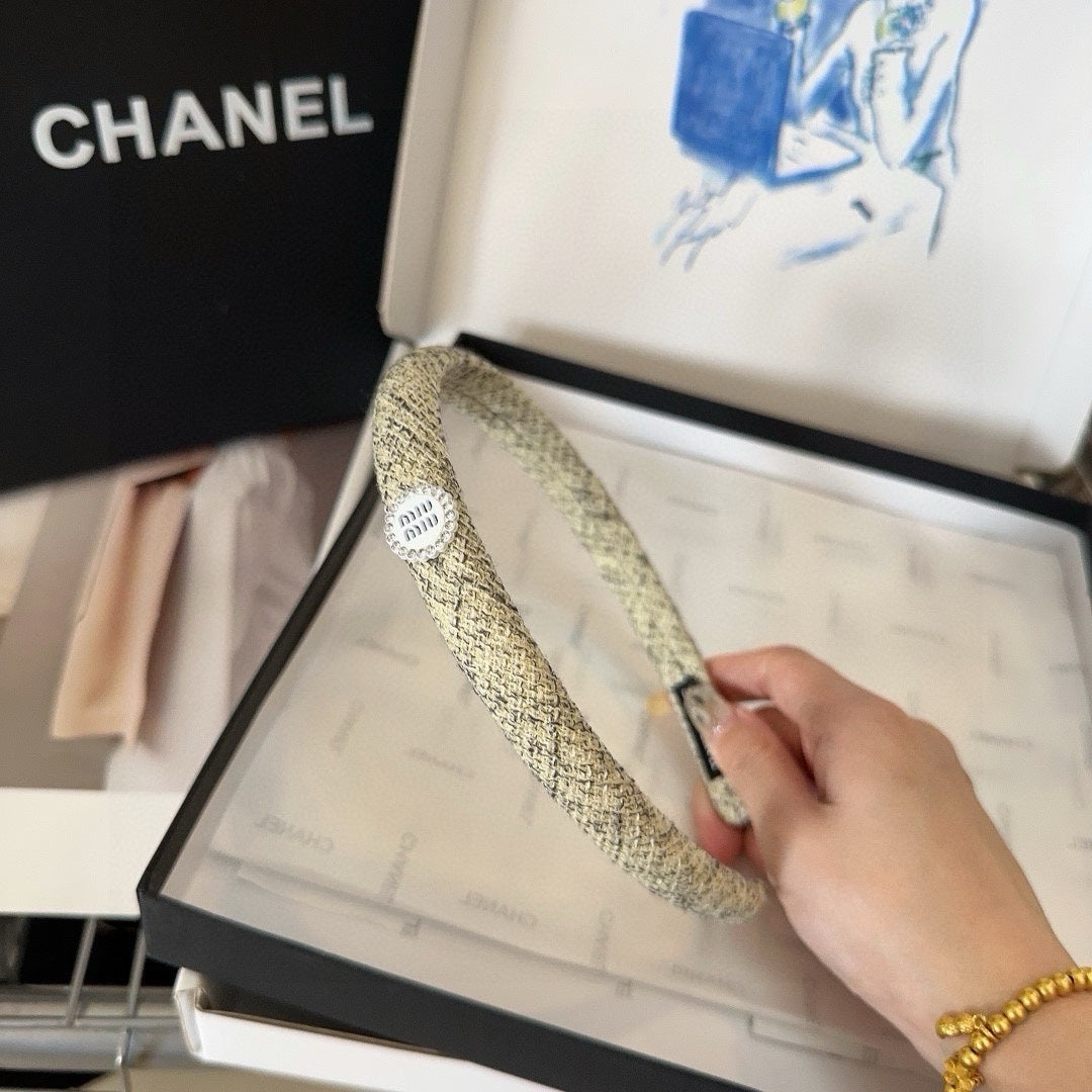 HEADBAND IN CREAM MIX LITTLE BLACK TWEED CRYSTALS LOGO 407887