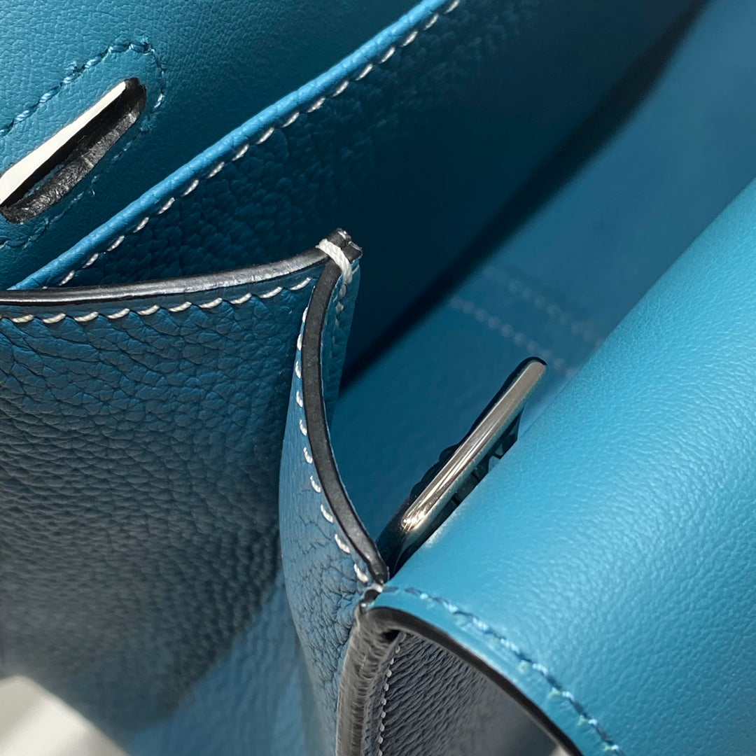 HALZAN 25 HANDLE BAG IN FOUNTAIN BLUE GRAINED CALFSKIN