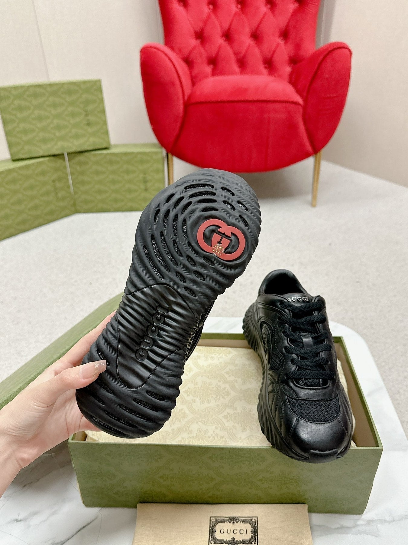 GG RIPPLE TRAINER BLACK LAMBSKIN