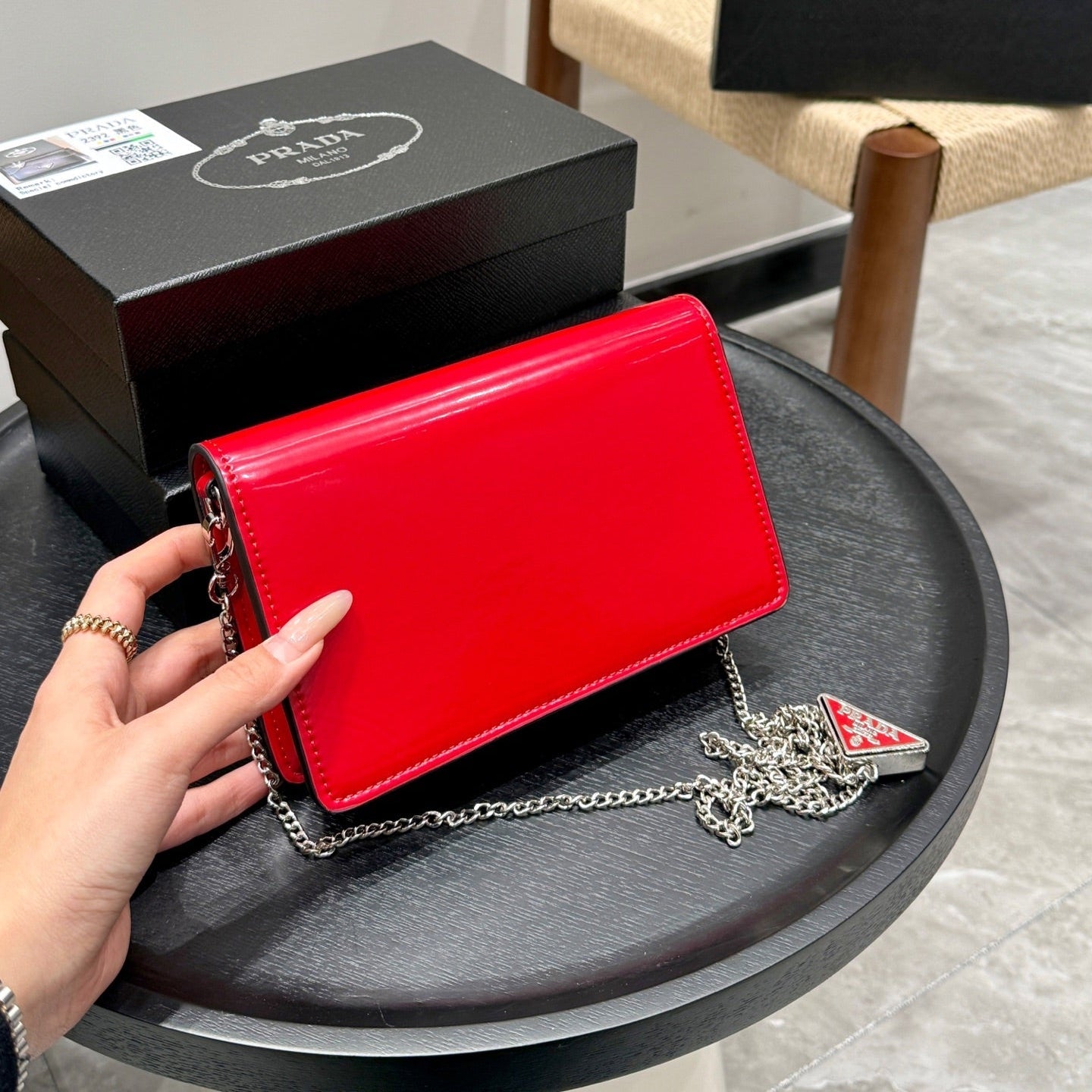 FLAP CLOSURE WALLET ON CHAIN 19 IN RED PATENT NAPPA LEATHER