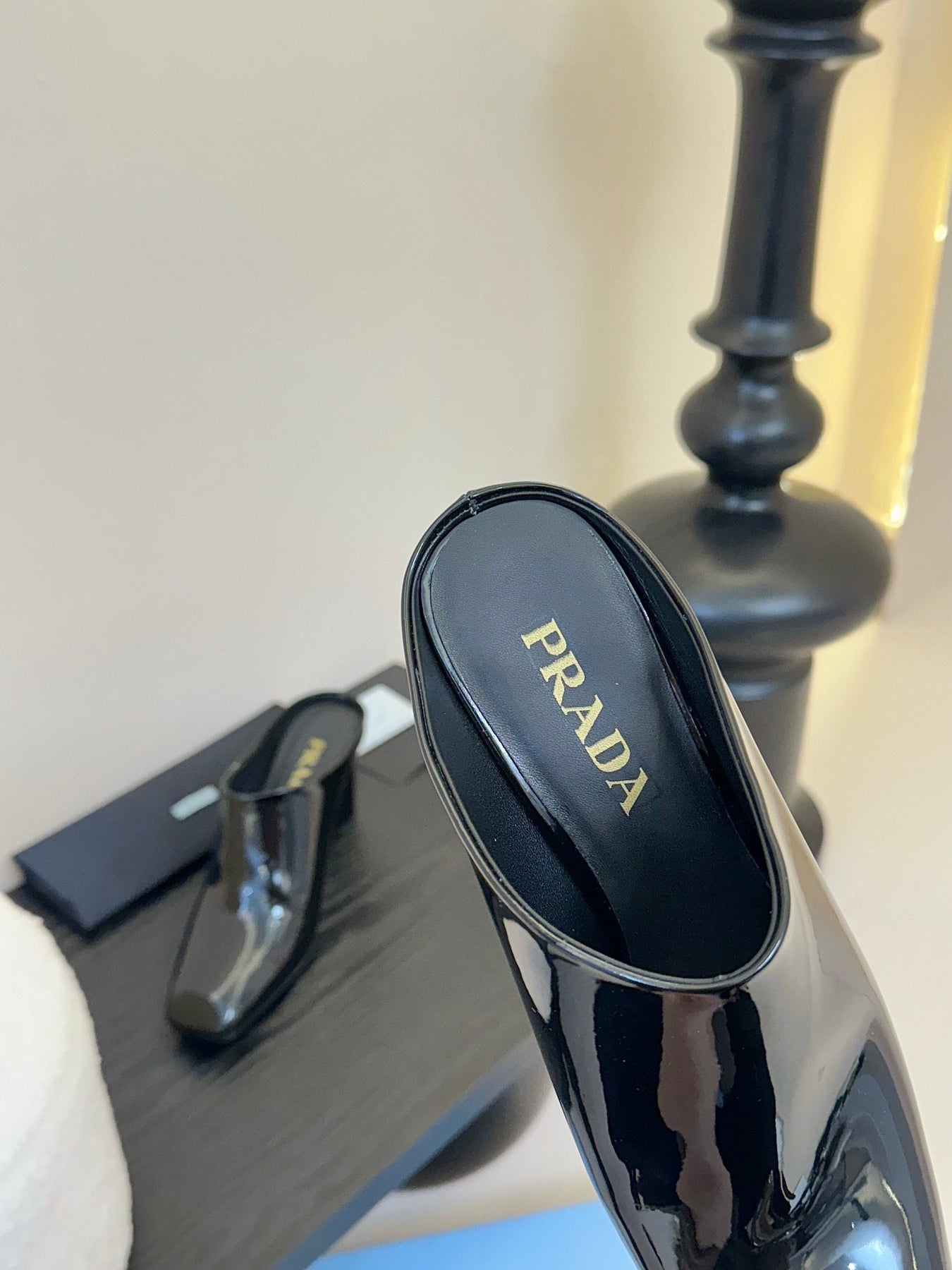 HIGH HEEL MULES WITH GOLD LETTERING LOGO IN BLACK GLOSSY CALFSKIN