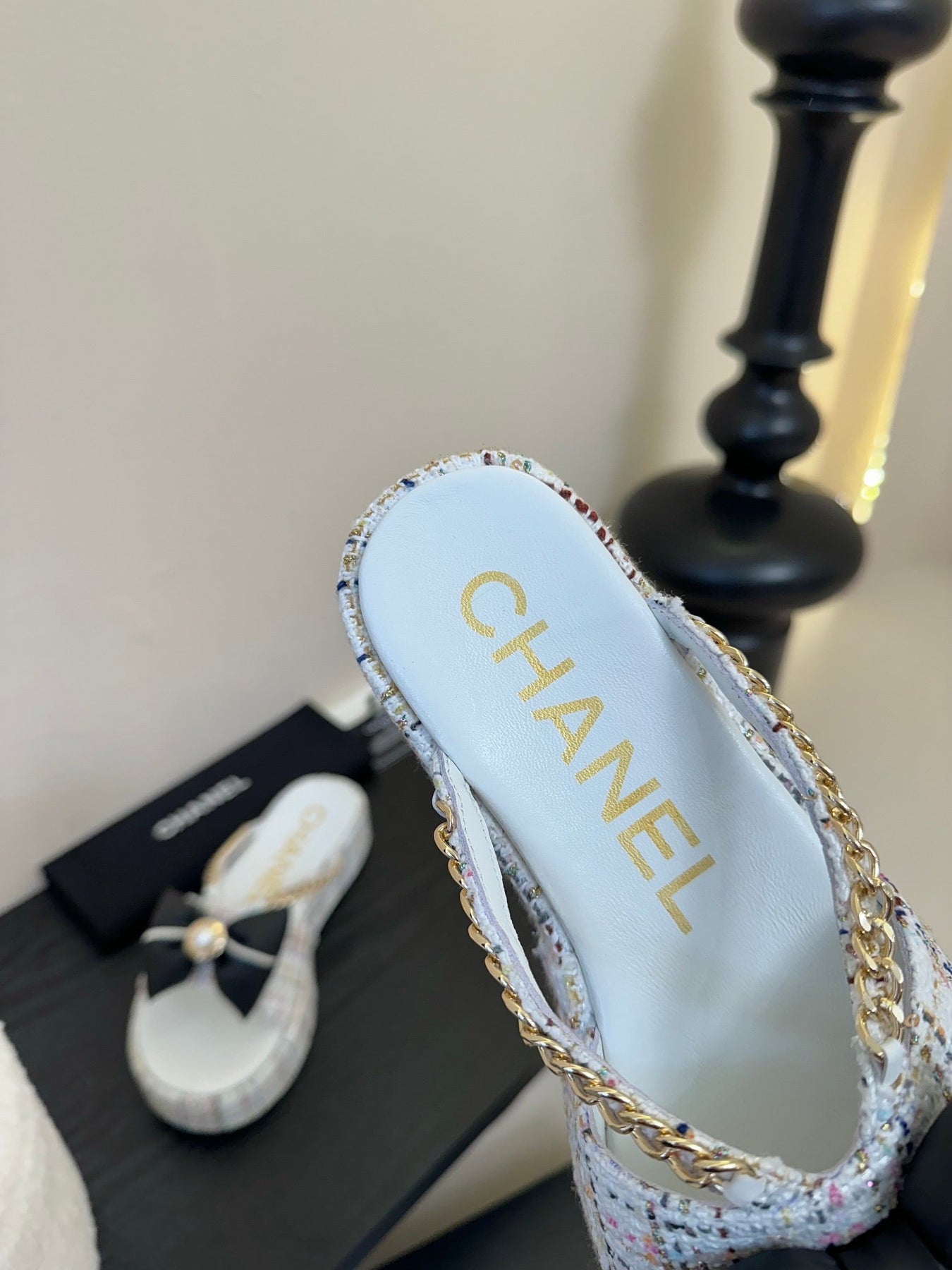 PLATFORM FLIP-FLOPS IN WHITE TWEED FABRIC