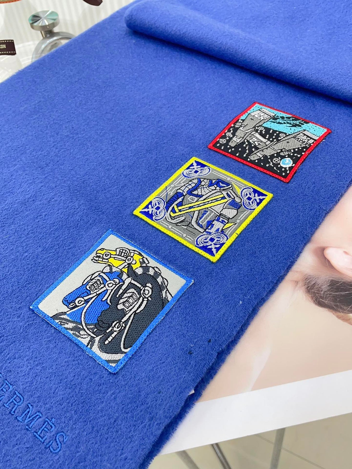 BADGES SOIE MUFFLER 180 CM SCRAF IN COBALT BLUE CASHMERE