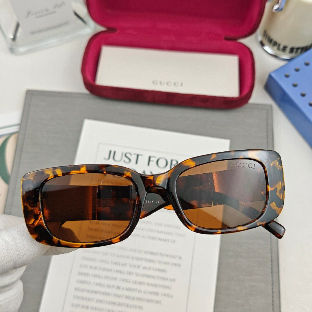 RECTANGULAR FRAME SUNGLASSES 58006 IN ACETATE