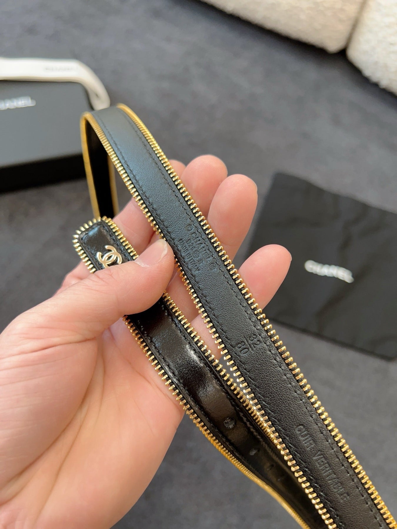 BELT 20MM IN BLACK CALFSKIN WITH INTERWOVEN CHAIN BUCKLE ZIPPER IN TRIM GOLD HARDWARE