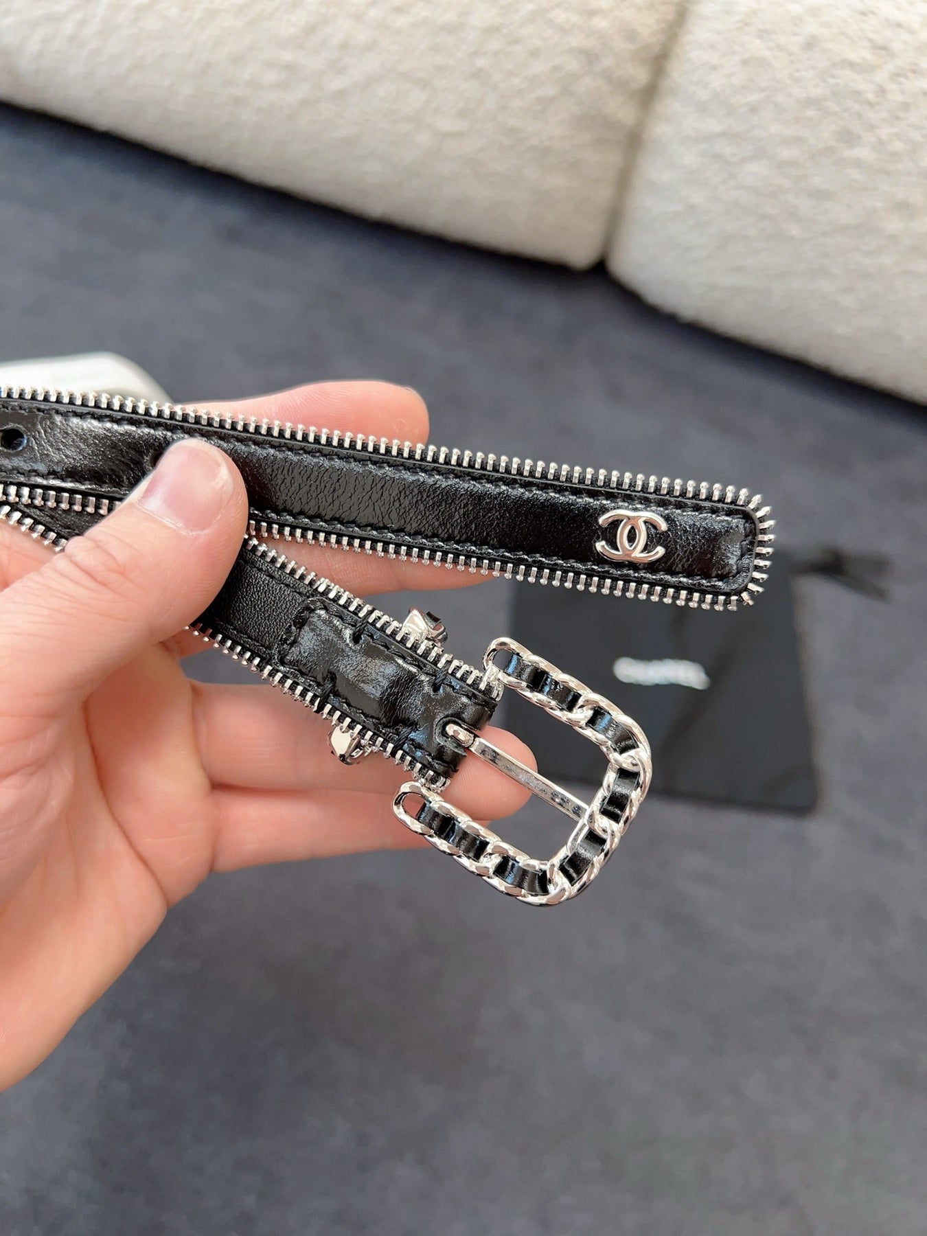 BELT 20MM IN BLACK CALFSKIN WITH INTERWOVEN CHAIN BUCKLE ZIPPER IN TRIM