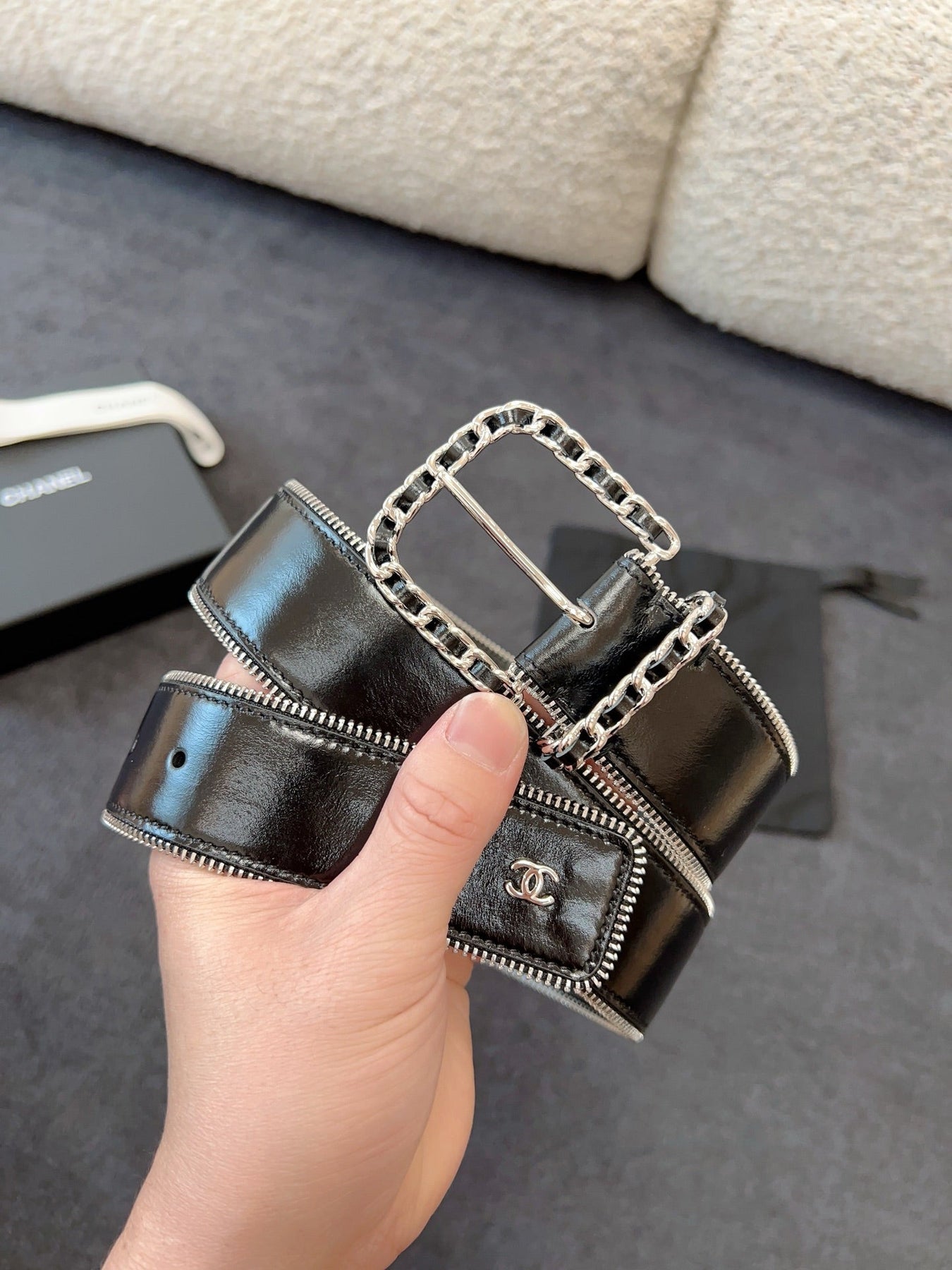 BELT 40MM IN BLACK CALFSKIN WITH INTERWOVEN CHAIN BUCKLE ZIPPER IN TRIM SILVER HARDWARE