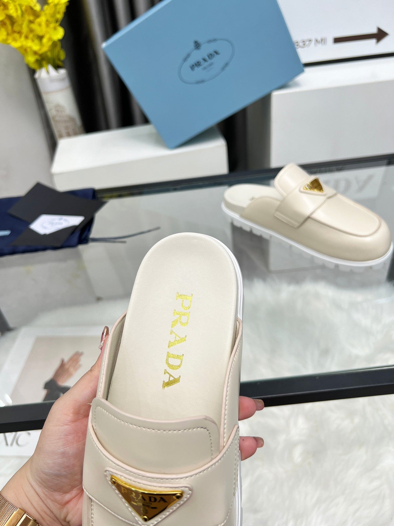 SABOTS MULES BEIGE CALFSKIN