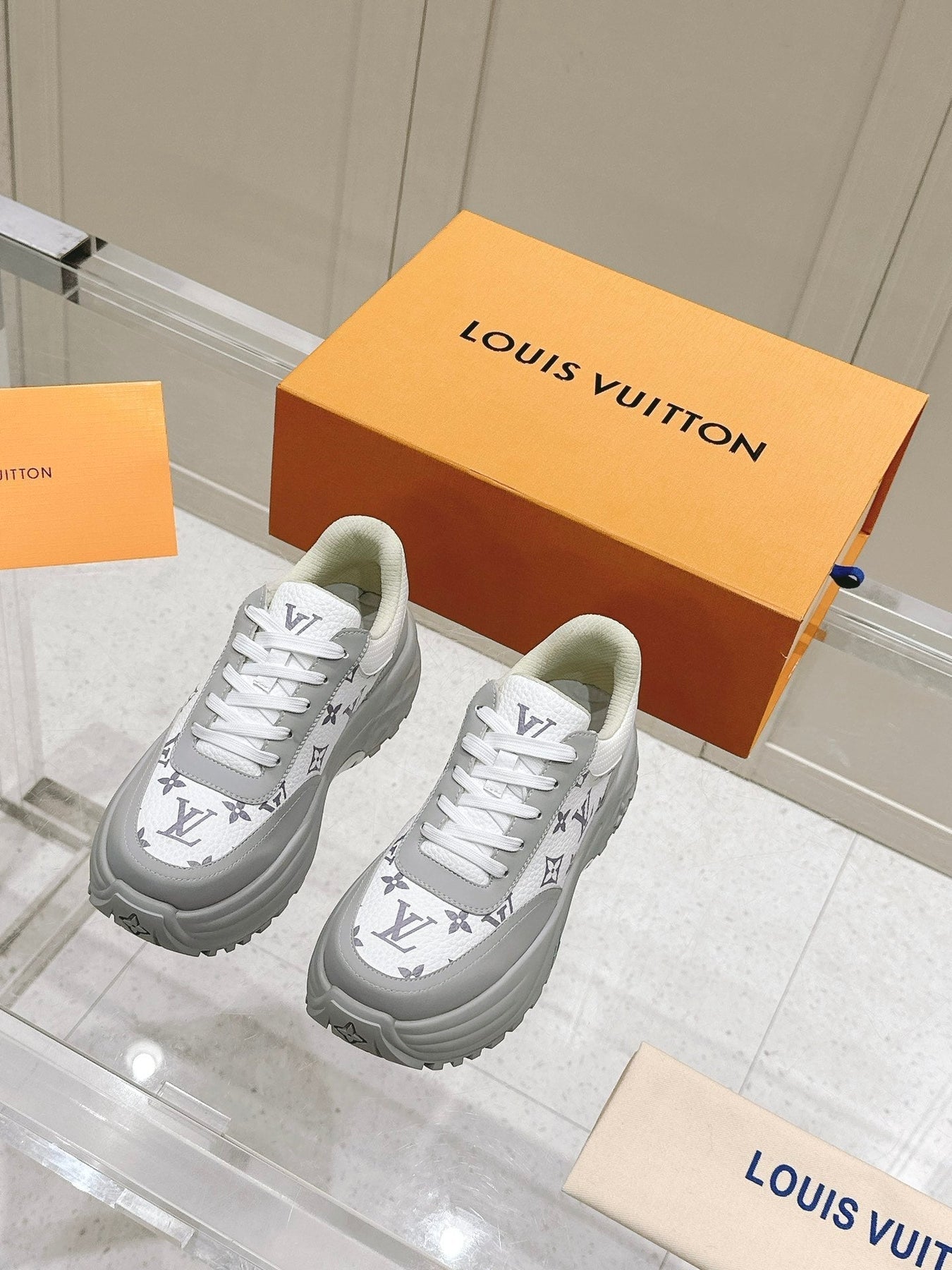 RUN AWAY SNEAKER IN DOVE GRAY MIX WHITE CALFSKIN