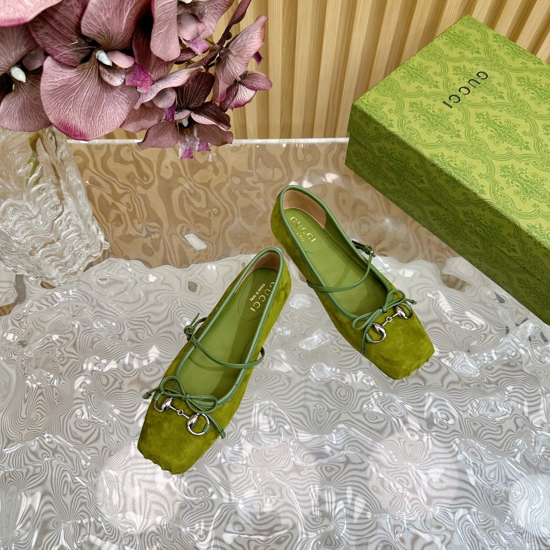 BALLET FLAT IN OLIVE GREEN SUEDE WITH SILVER HARDWARE