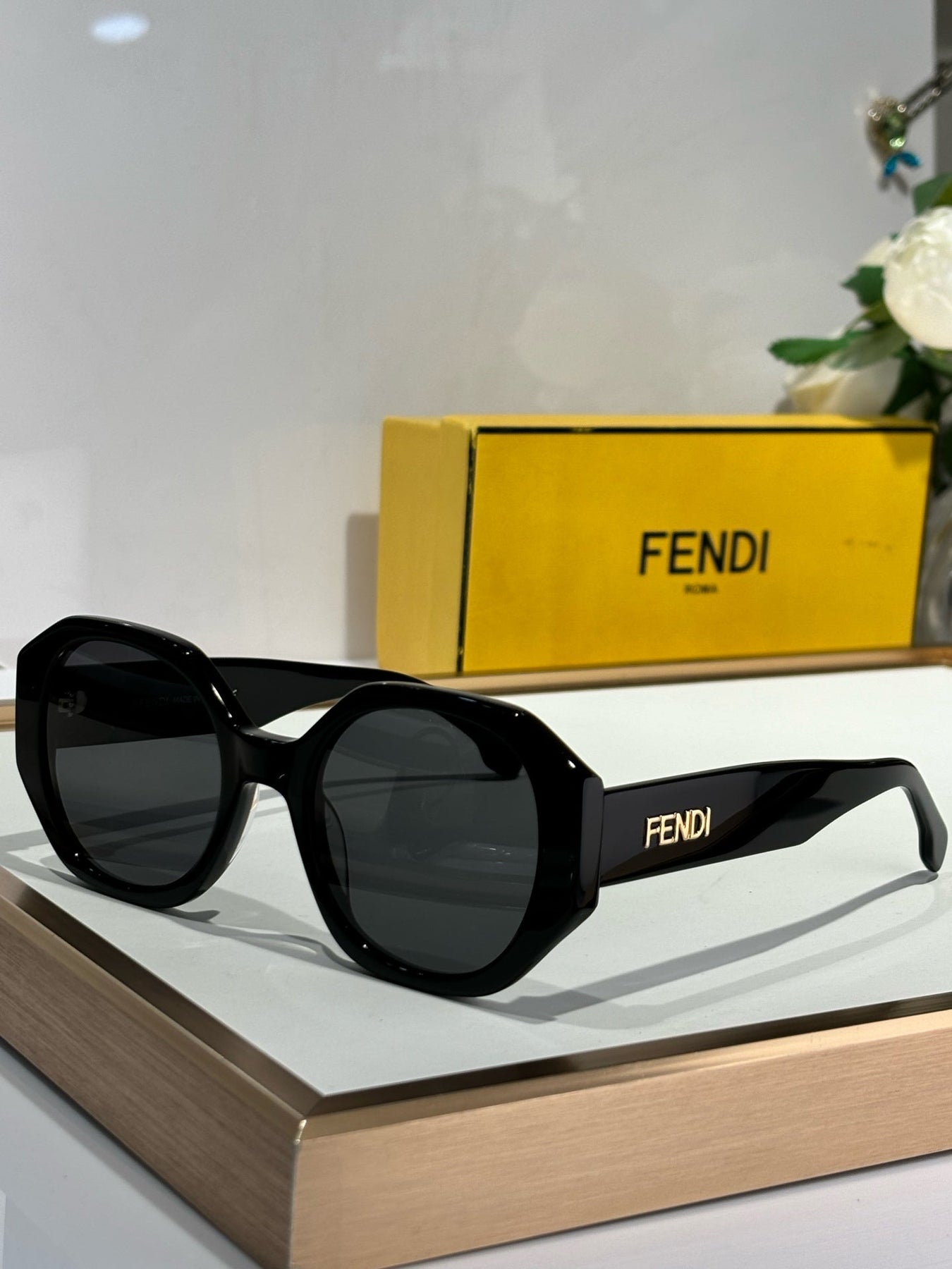 FEN EVOLUTION CHUNKY GEOMETRIC FRAME SUNGLASSES FE40118 IN ACETATE