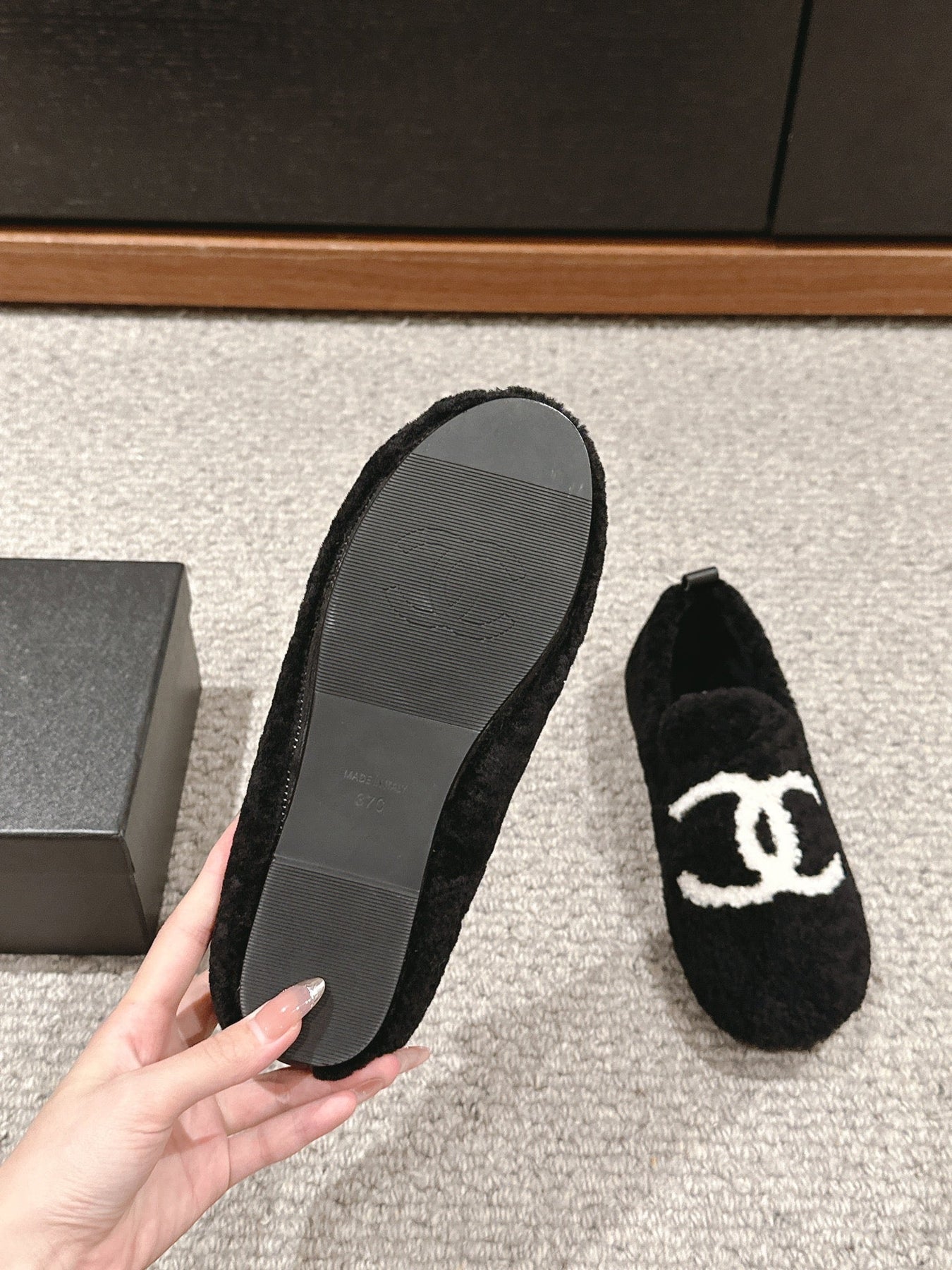 CC LOAFERS IN BLACK FLEECE WITH WHITE LOGO