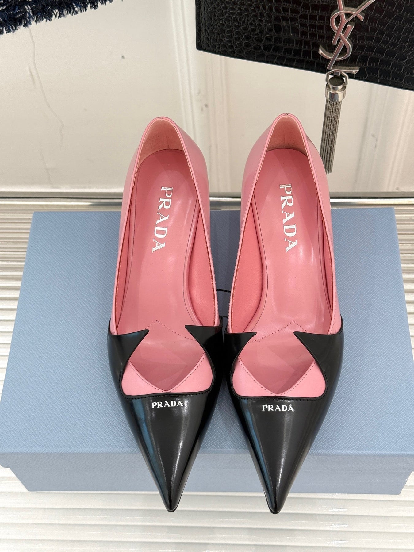 KITTEN HEEL PUMPS IN PINK MIX BLACK CALFSKIN