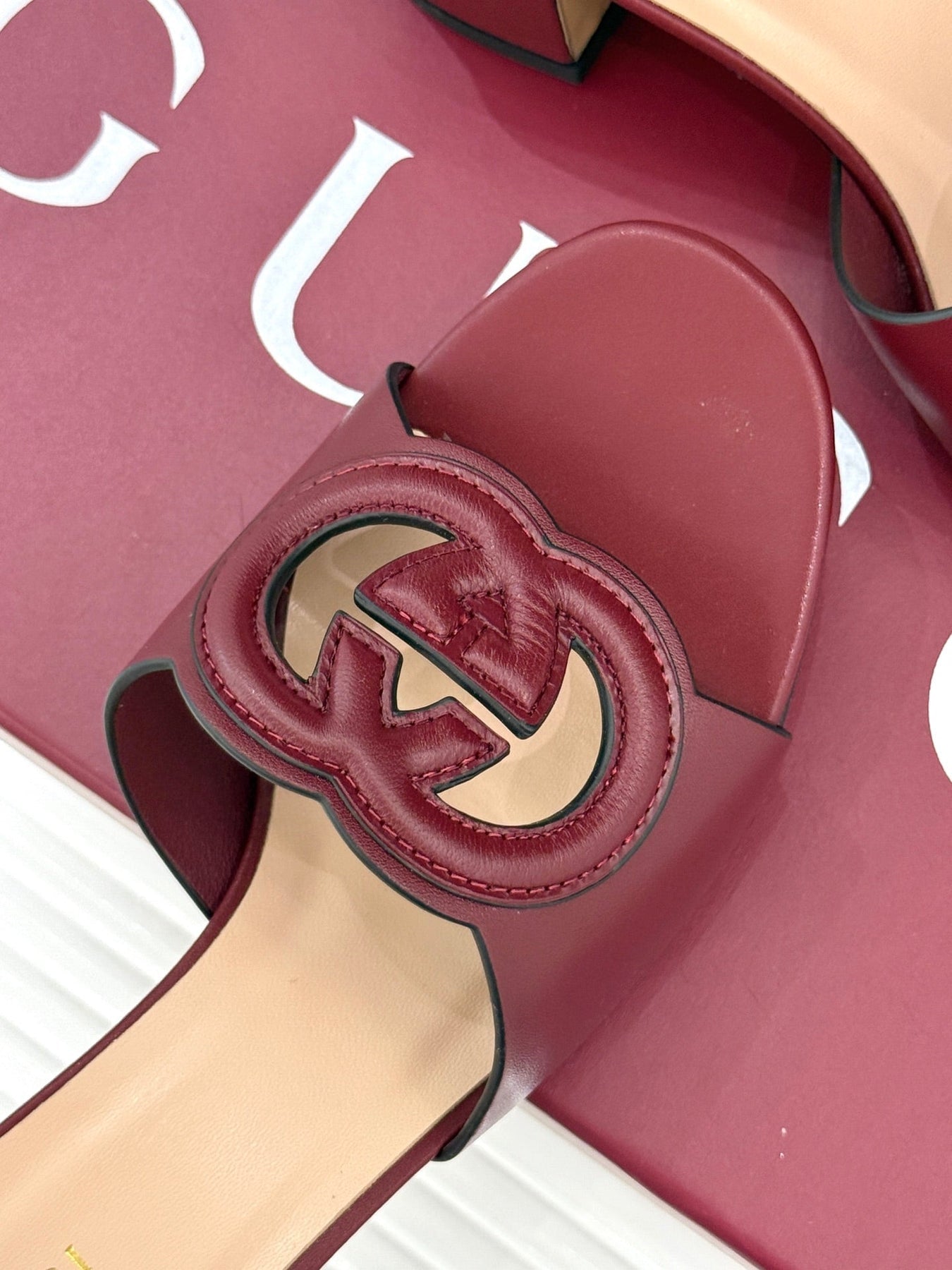 MID-HEEL MULE IN RED CALFSKIN