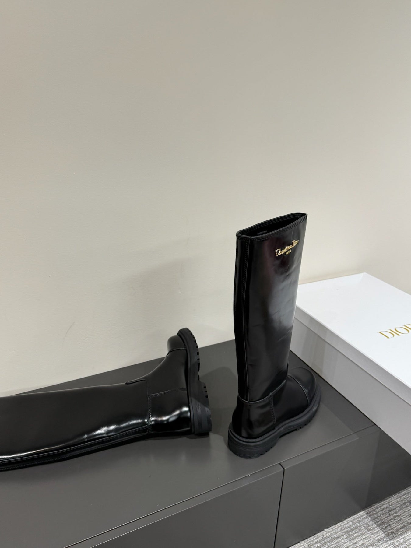D-TOWN BOOTS IN BLACK PATENT CALFSKIN