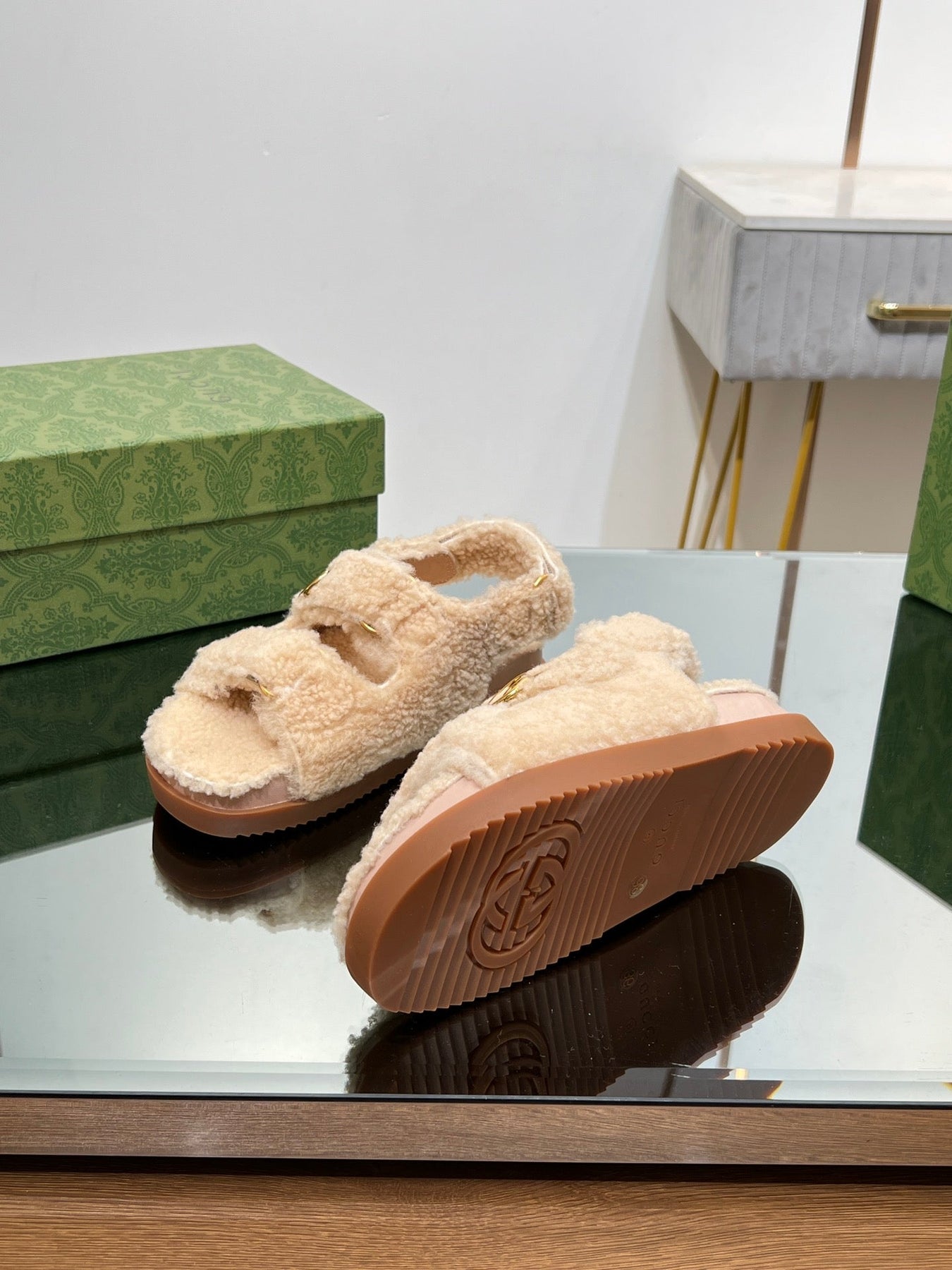 DAD SANDALS IN TAN BEIGE FLEECE WITH GOLD HARDWARE