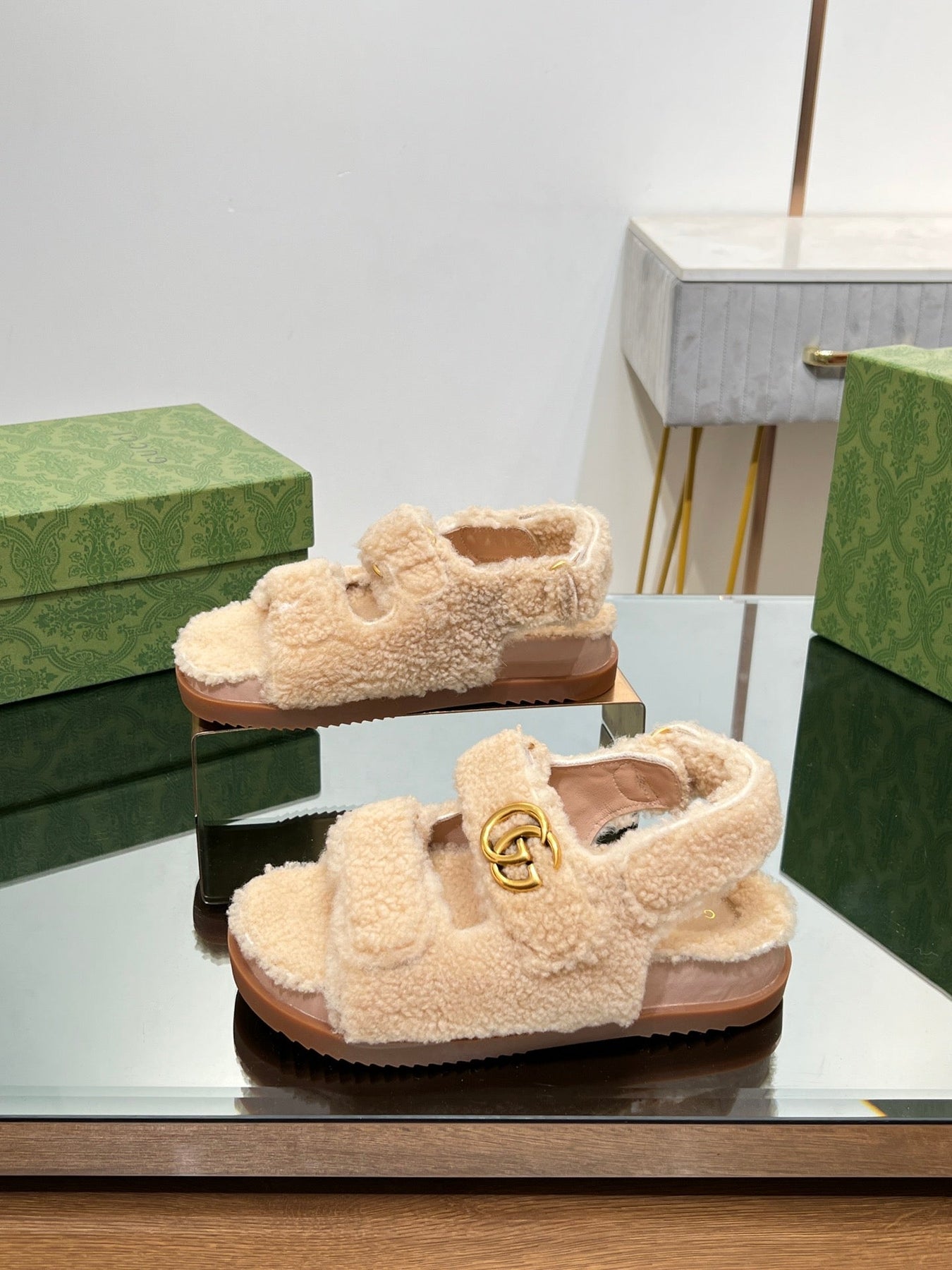 DAD SANDALS IN TAN BEIGE FLEECE WITH GOLD HARDWARE