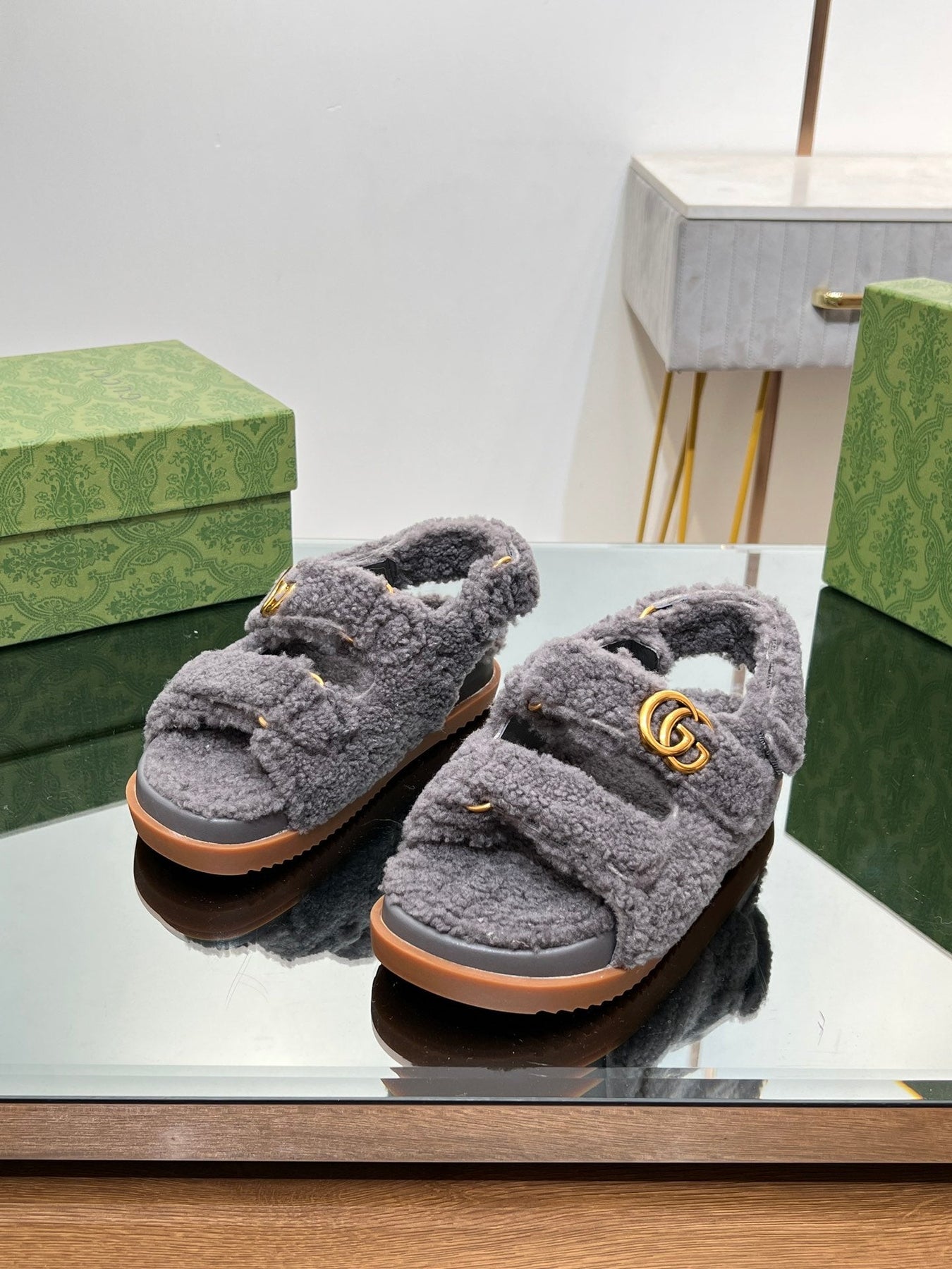 DAD SANDALS IN DARK GRAY FLEECE WITH GOLD HARDWARE