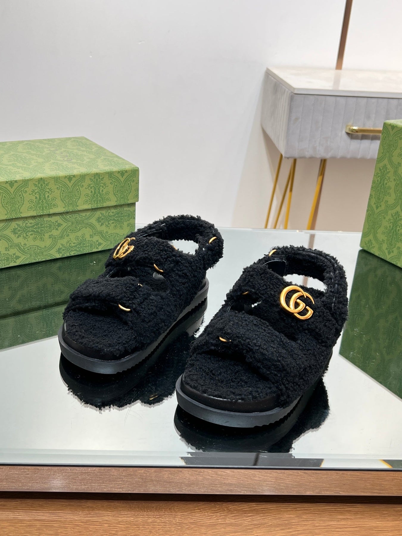 DAD SANDALS IN BLACK FLEECE WITH GOLD HARDWARE