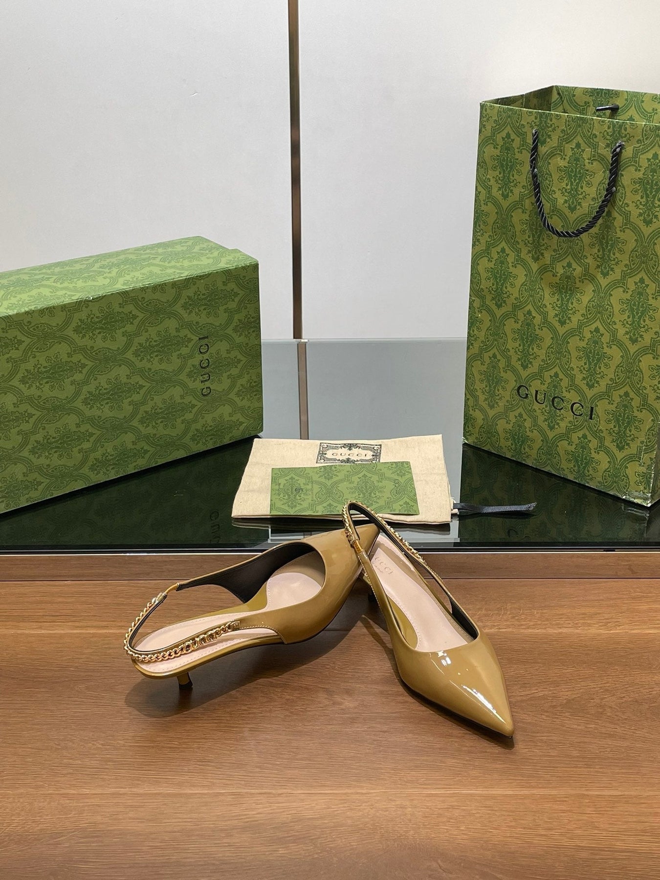 GG HIGH SLINGBACK 4.5 CM IN DIJON YELLOW GLOSSY CALFSKIN WITH GOLD HARDWARE