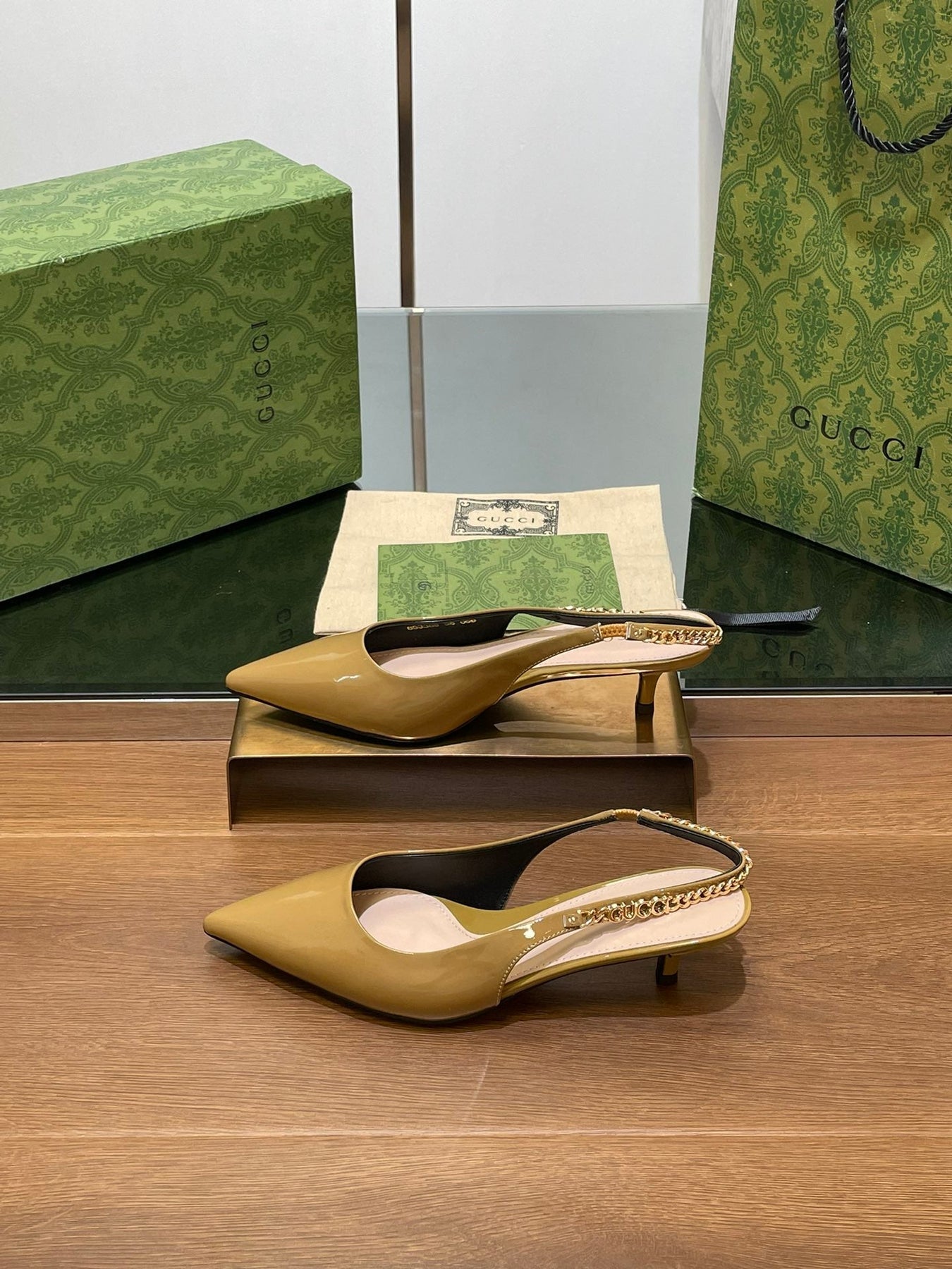GG HIGH SLINGBACK 4.5 CM IN DIJON YELLOW GLOSSY CALFSKIN WITH GOLD HARDWARE