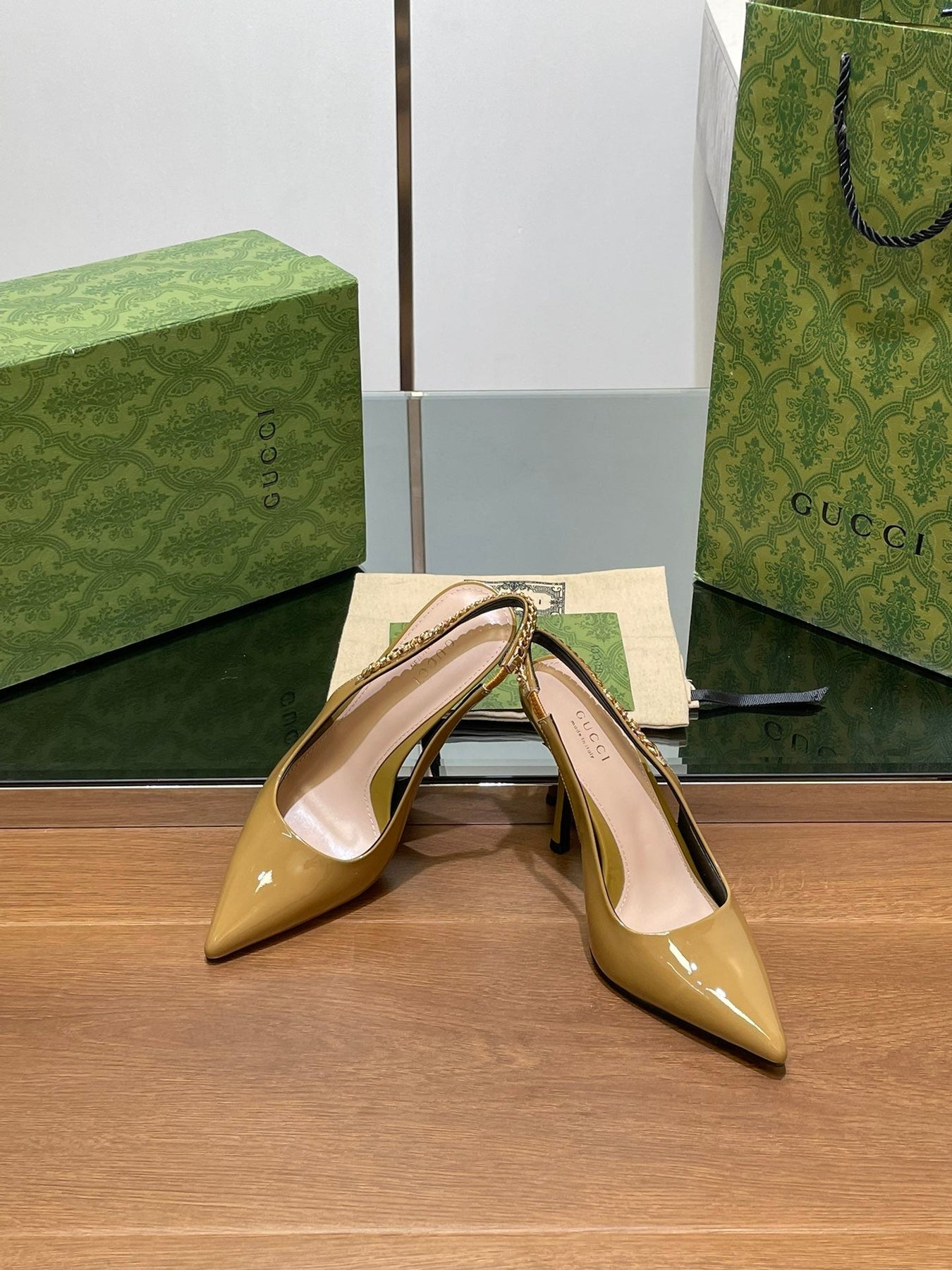 GG HIGH SLINGBACK 10.5 CM IN DIJON YELLOW GLOSSY CALFSKIN WITH GOLD HARDWARE