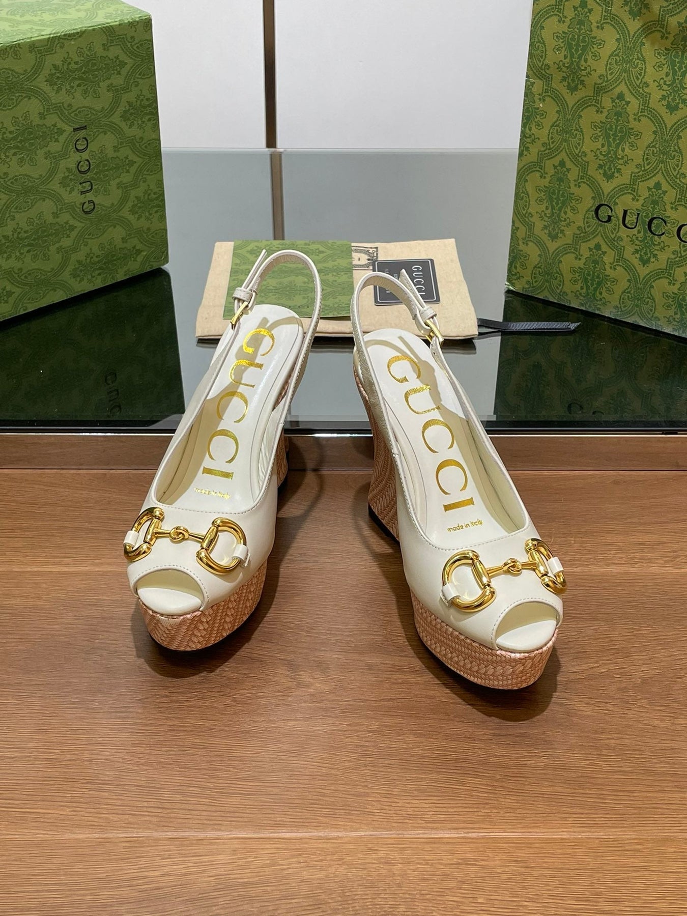 GG WEDGE PLATFORM IN WHITE CALFSKIN WITH GOLD HARDWARE