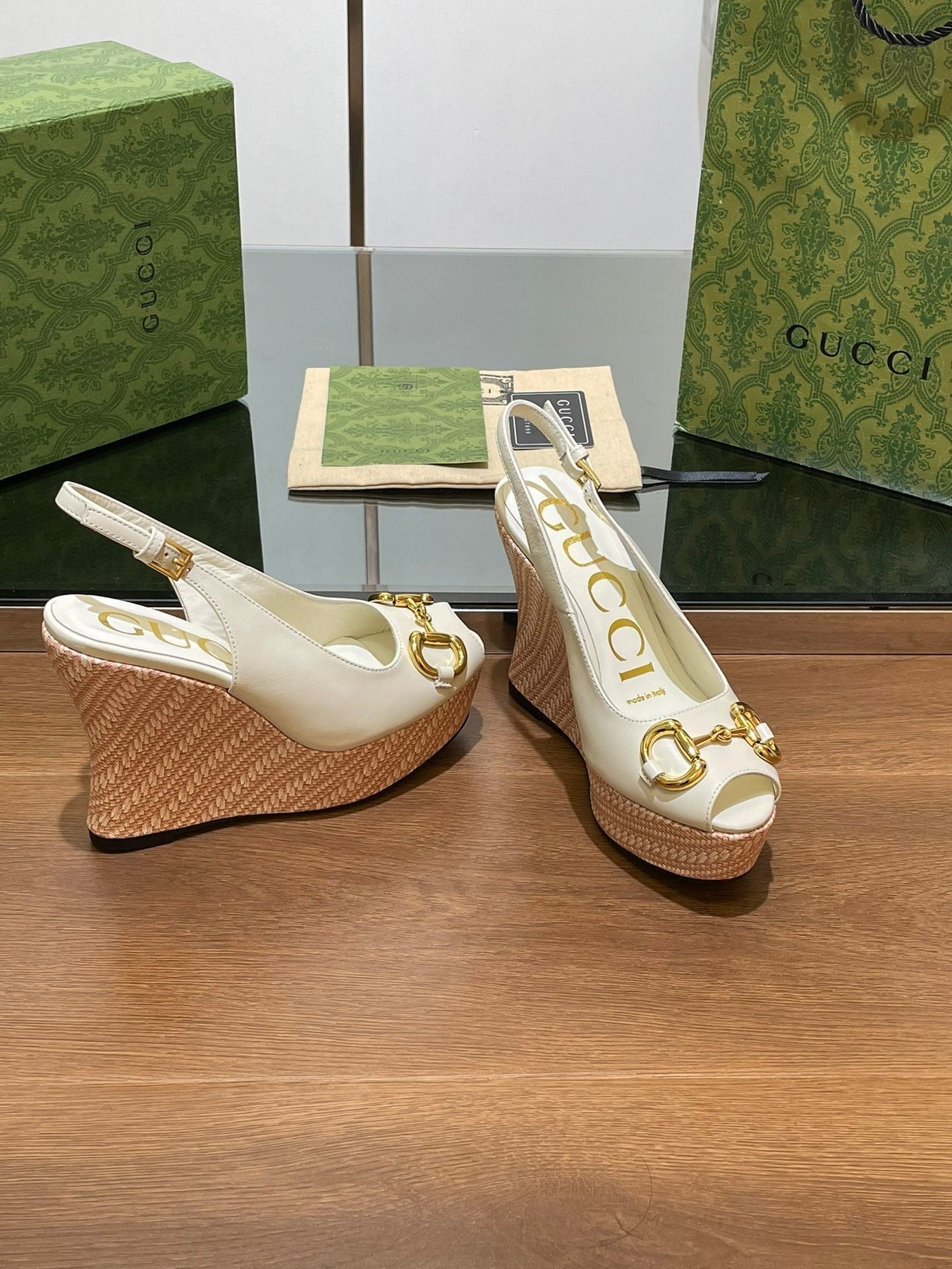 GG WEDGE PLATFORM IN WHITE CALFSKIN WITH GOLD HARDWARE