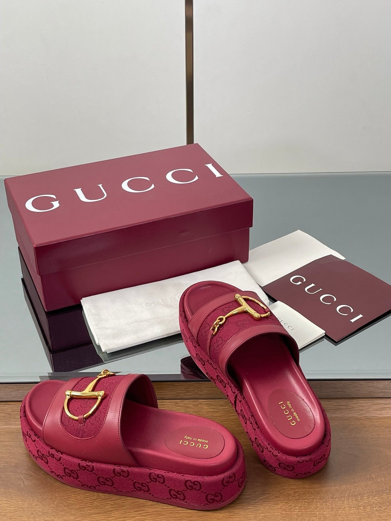HIGH 5.5 CM WEDGE SANDALS IN RED CALFSKIN AND FABRIC