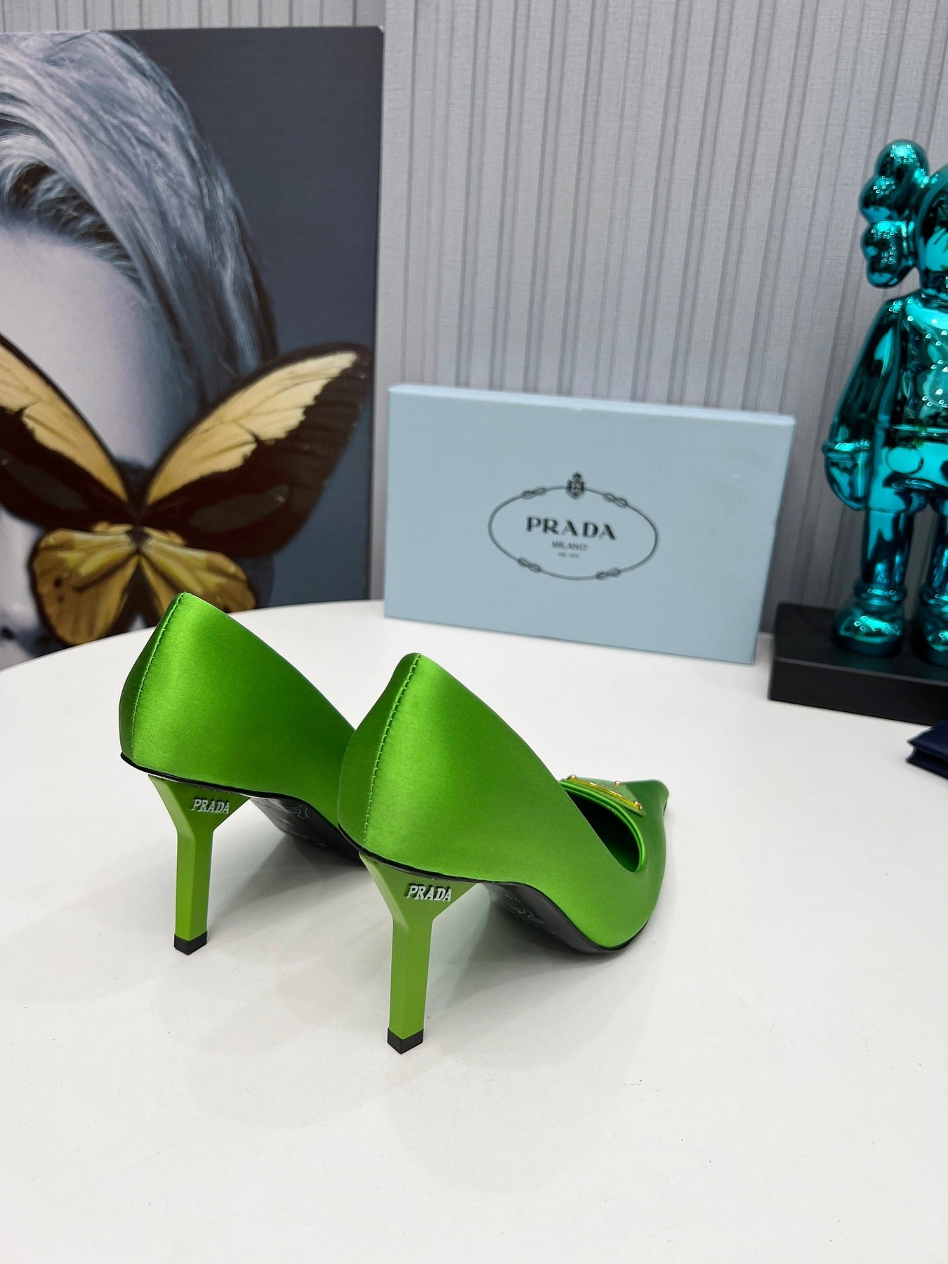 HIGH-HEEL PUMPS IN THYME GREEN SATIN