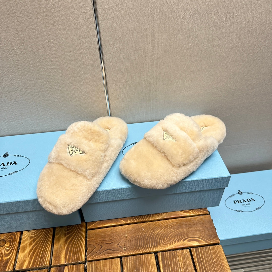 FLAT MULES IN TUSCAN BEIGE RABBIT FUR