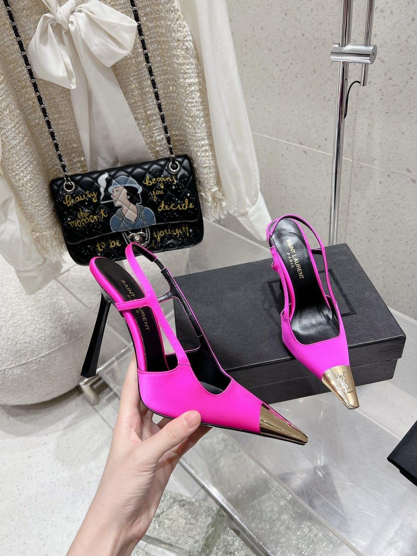HIGH HEEL 10 CM SLINGBACK IN BRIGHT PINK CALFSKIN WITH GOLD HARDWARE