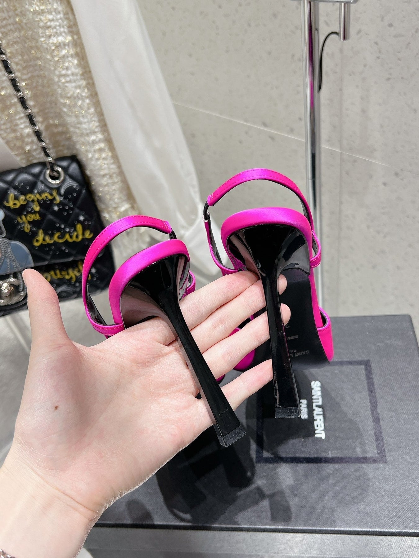 HIGH HEEL 10 CM SLINGBACK IN BRIGHT PINK CALFSKIN WITH GOLD HARDWARE