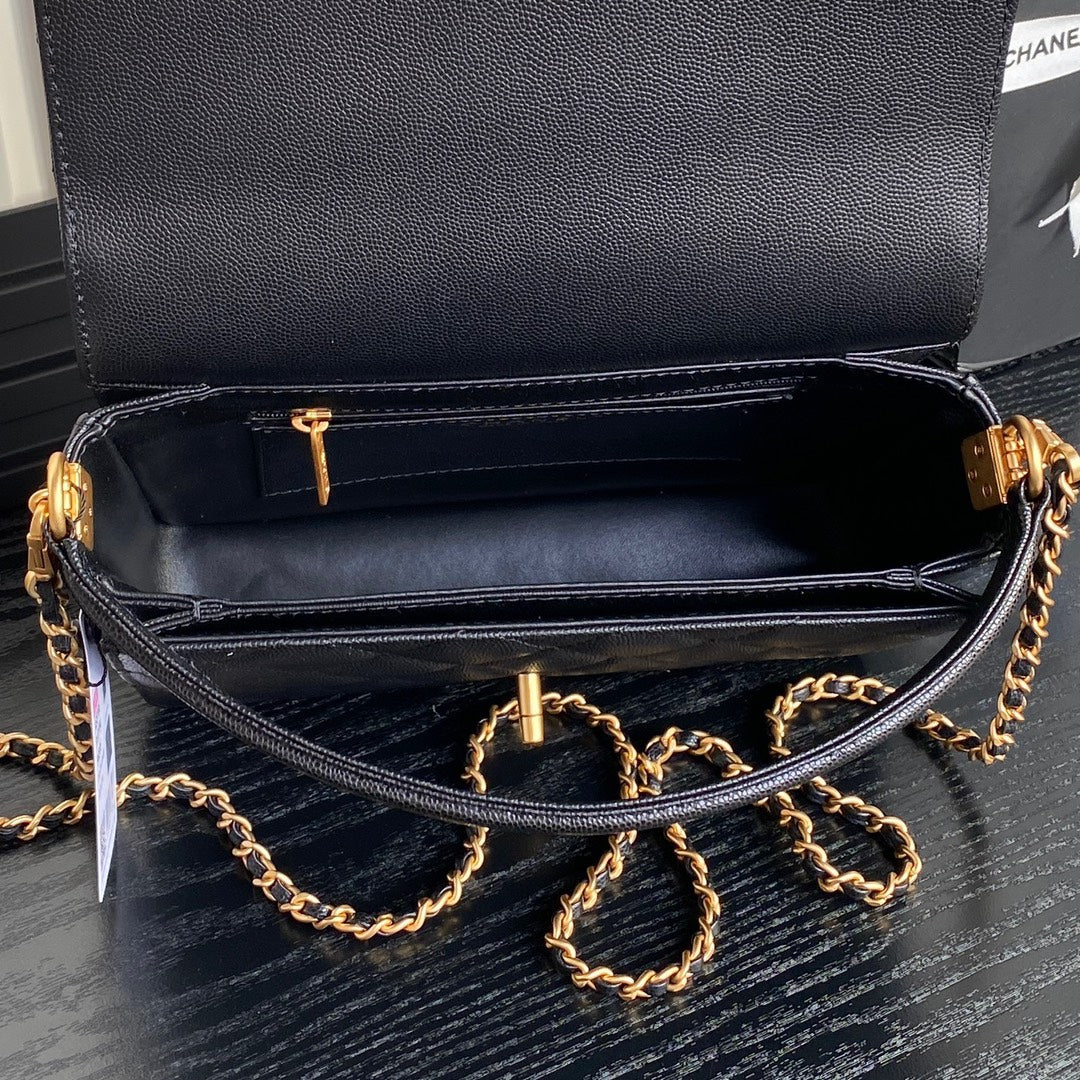 RETRO STYLE FLAP BAG 22 IN BLACK GRAINED CALFSKIN GOLD HARDWARE
