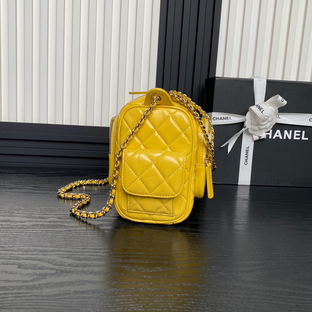 CAMERA BAG 24 IN MIMOSA YELLOW SHINY CALFSKIN GOLD CHAIN