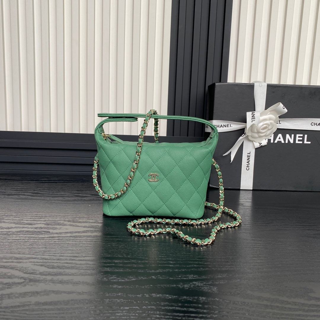 HOBO BAG 21 IN GREENISH GRAINED CALFSKIN GOLD HARDWARE